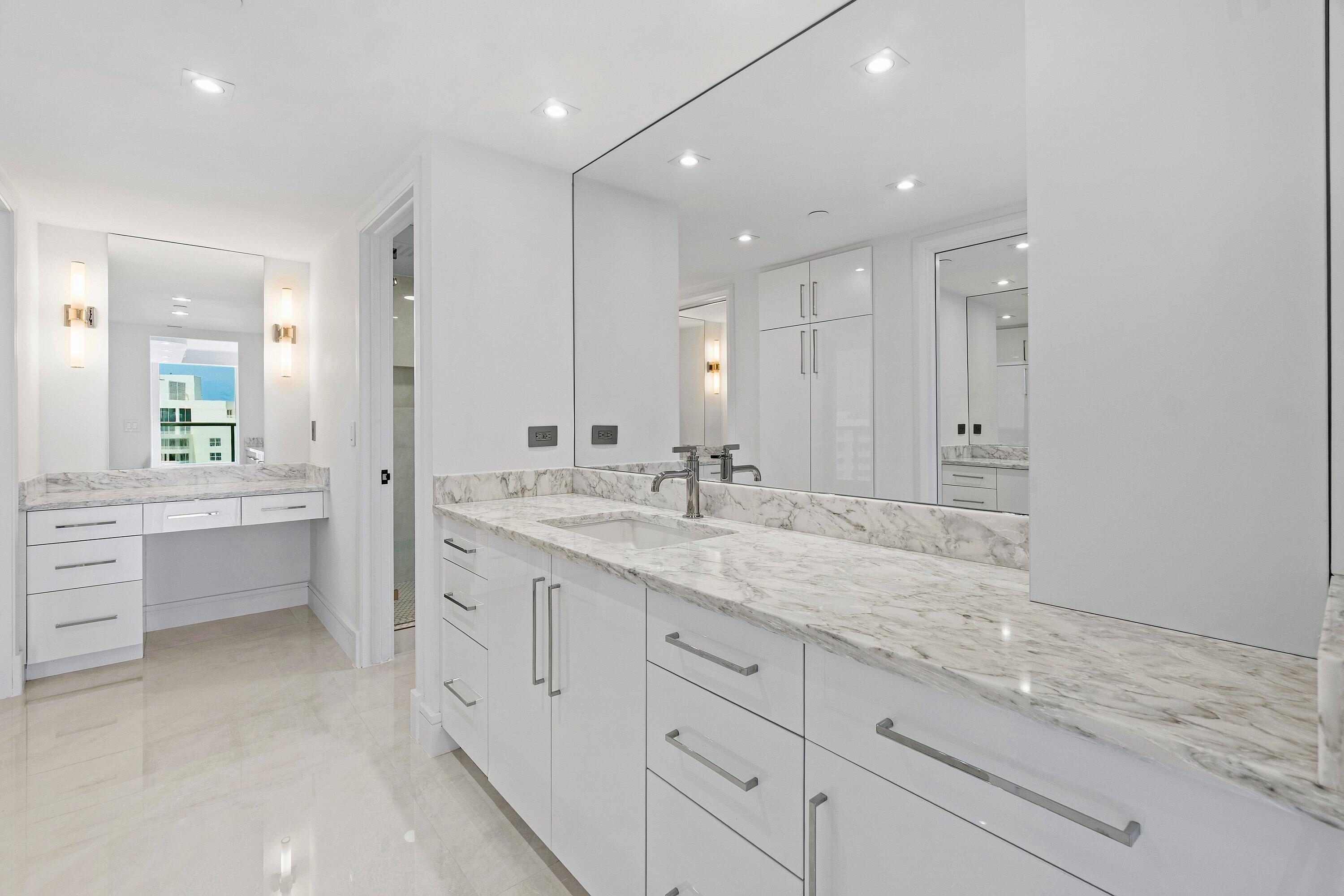 VILLA NOVA CONDO - Residential