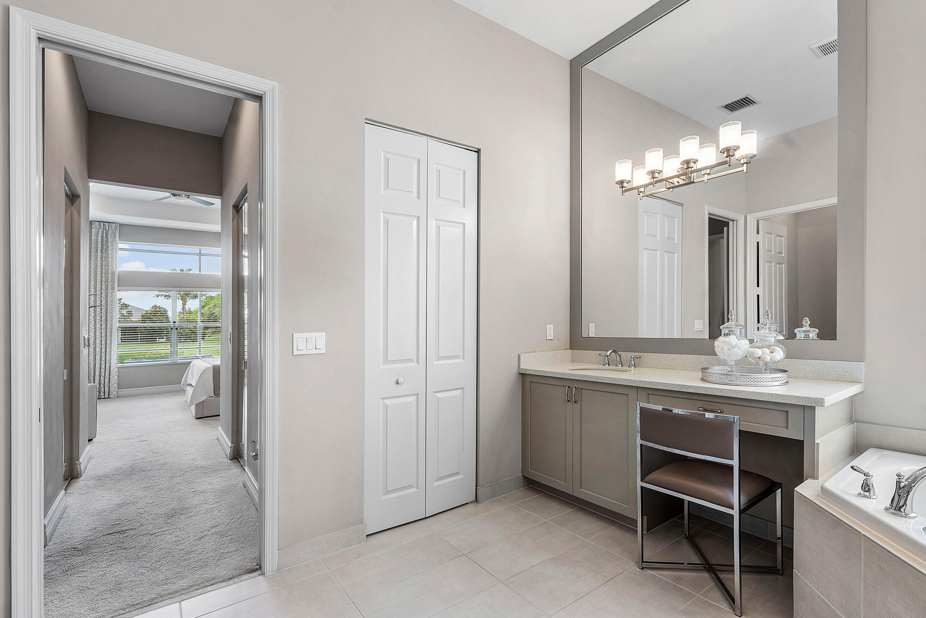 Valencia Bay - Residential