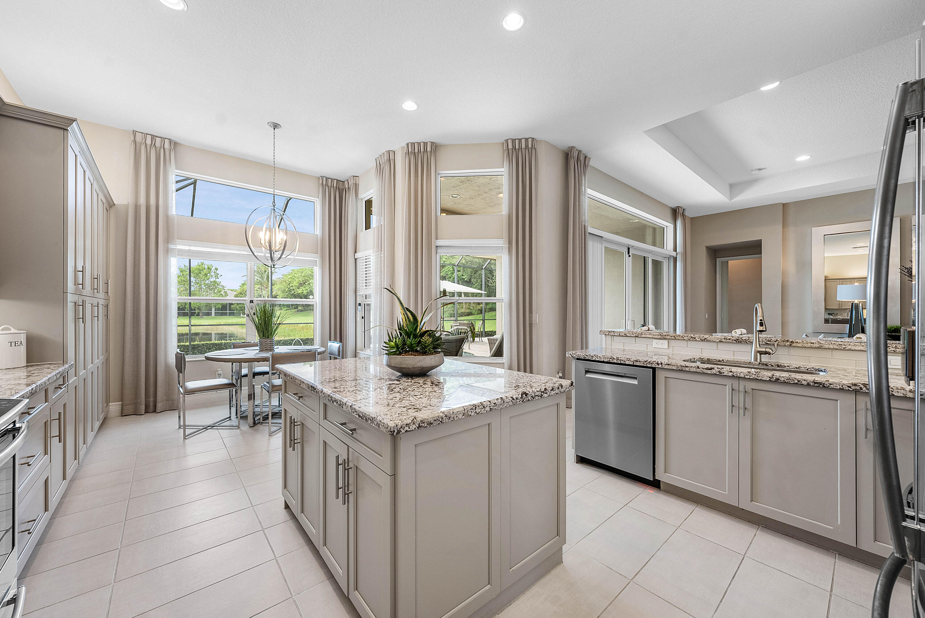 Valencia Bay - Residential