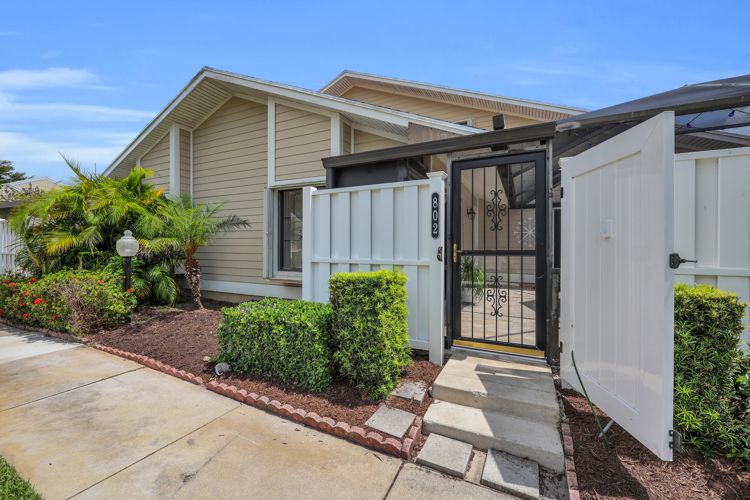 SUMMER WINDS OF JUPITER - Residential
