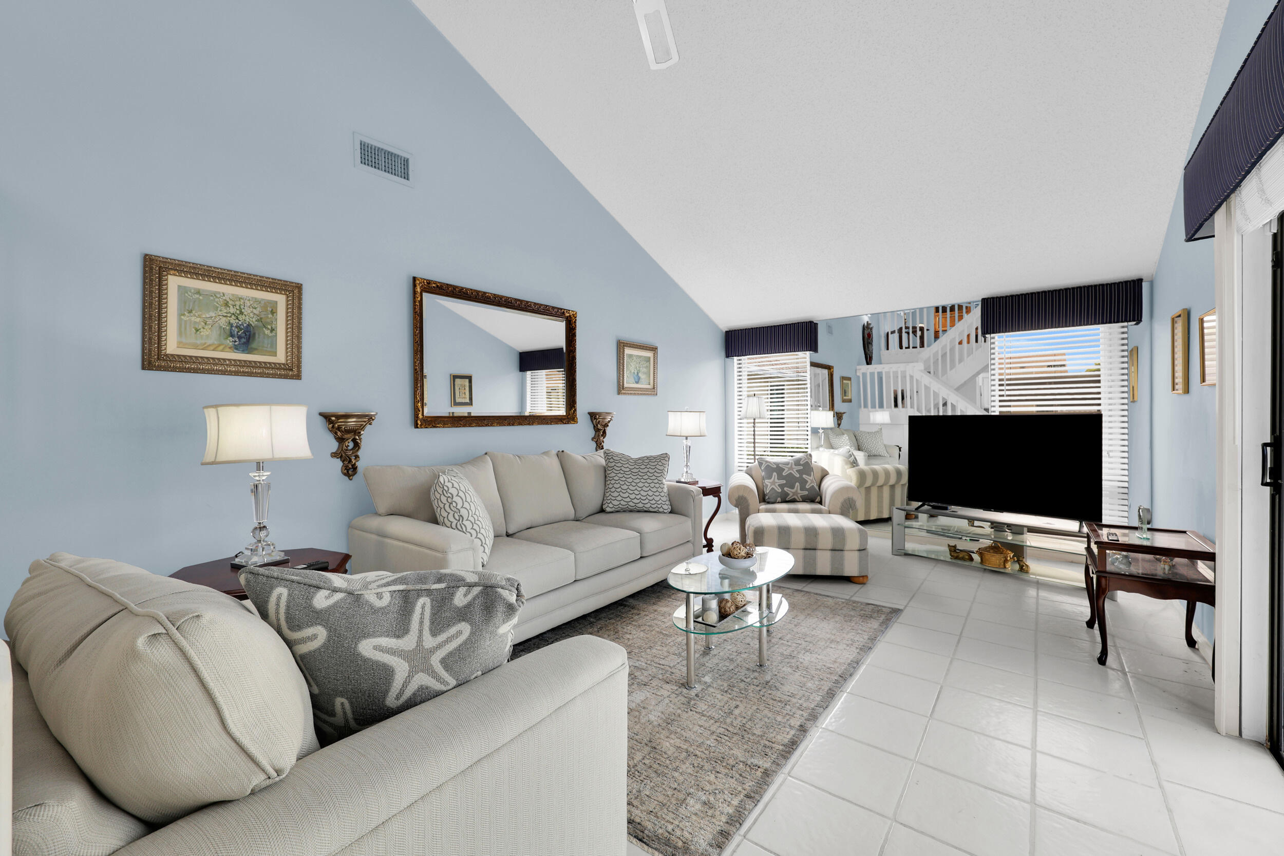 SUMMER WINDS OF JUPITER - Residential