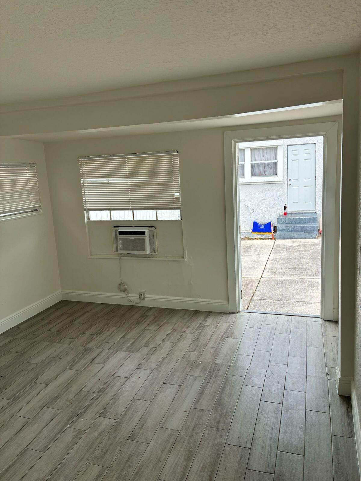 FRESHWATER ADD TO WPB - Residential Lease