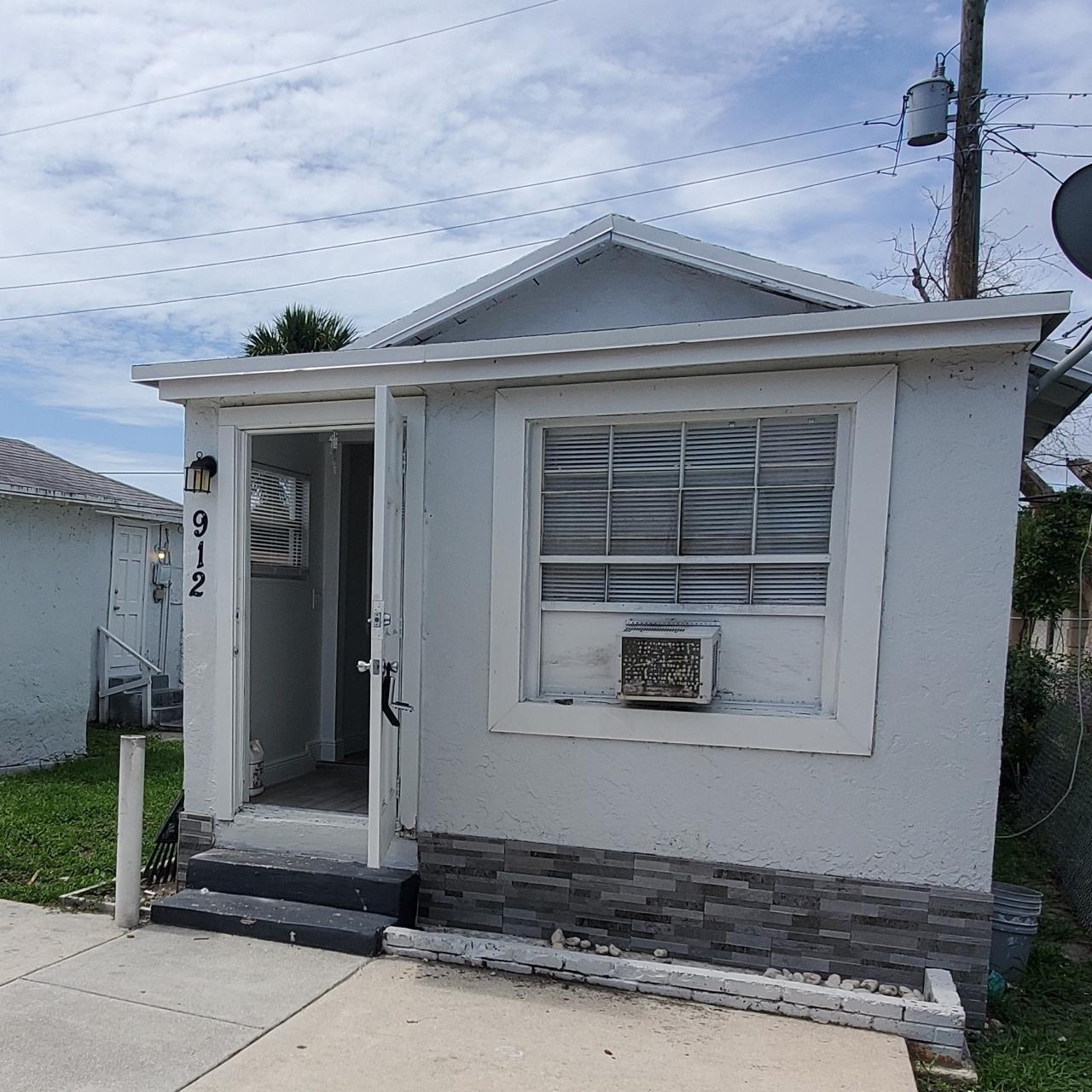 FRESHWATER ADD TO WPB - Residential Lease