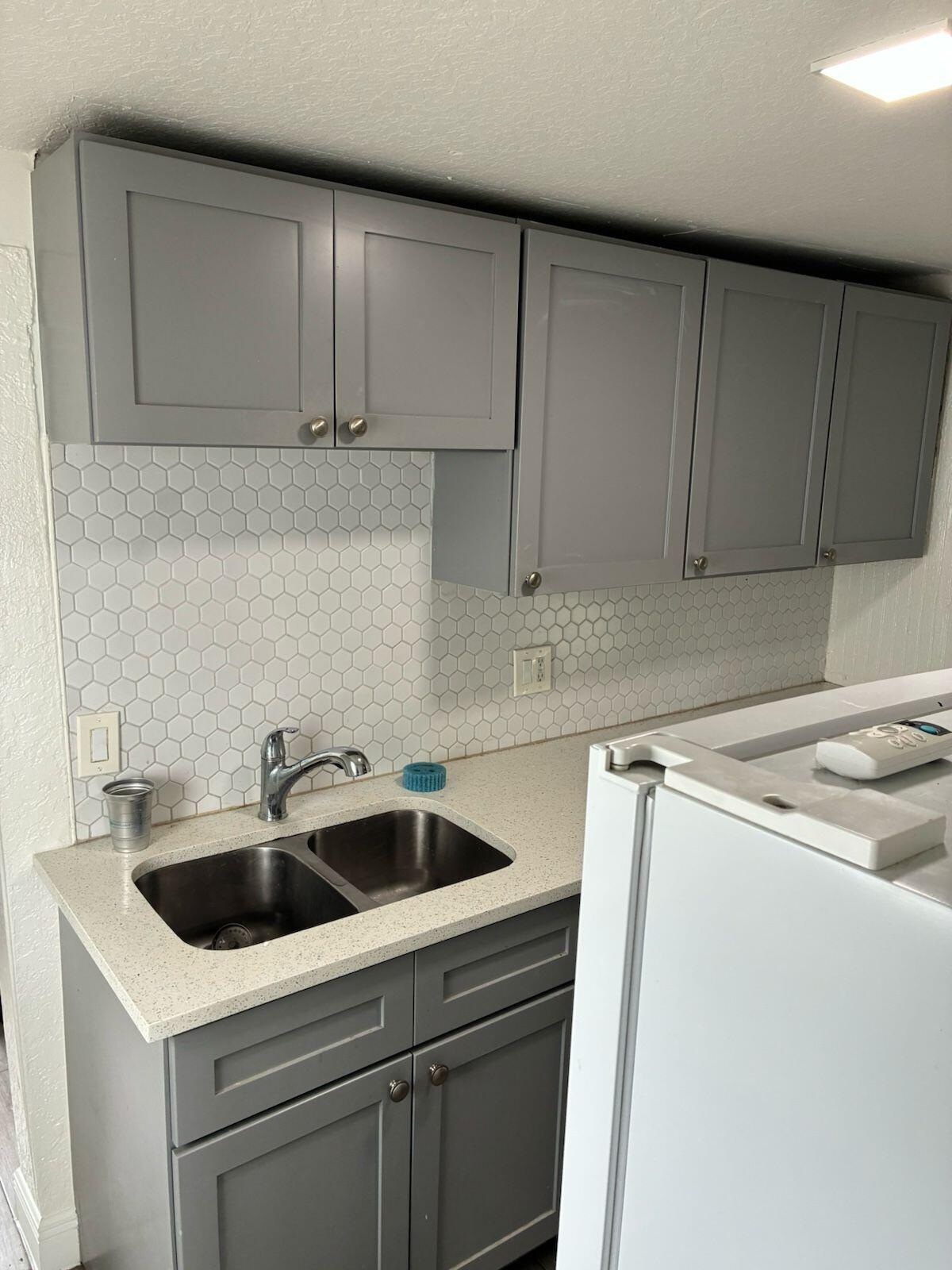 FRESHWATER ADD TO WPB - Residential Lease