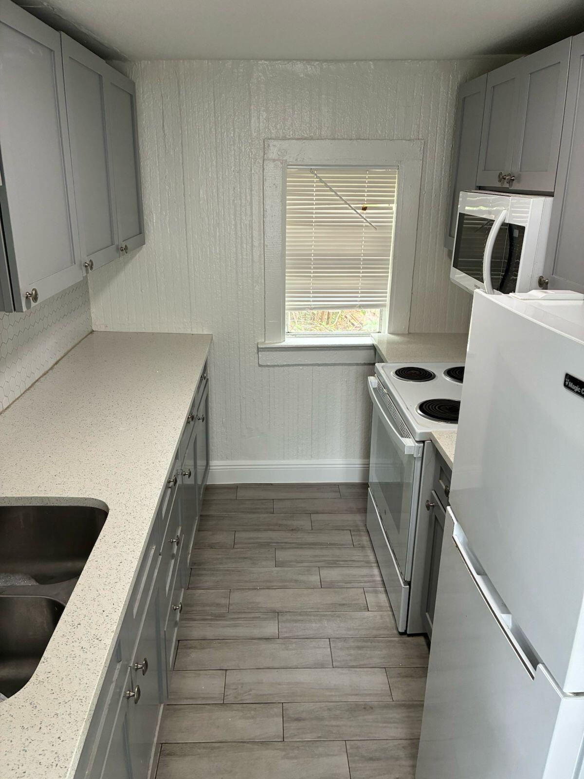 FRESHWATER ADD TO WPB - Residential Lease