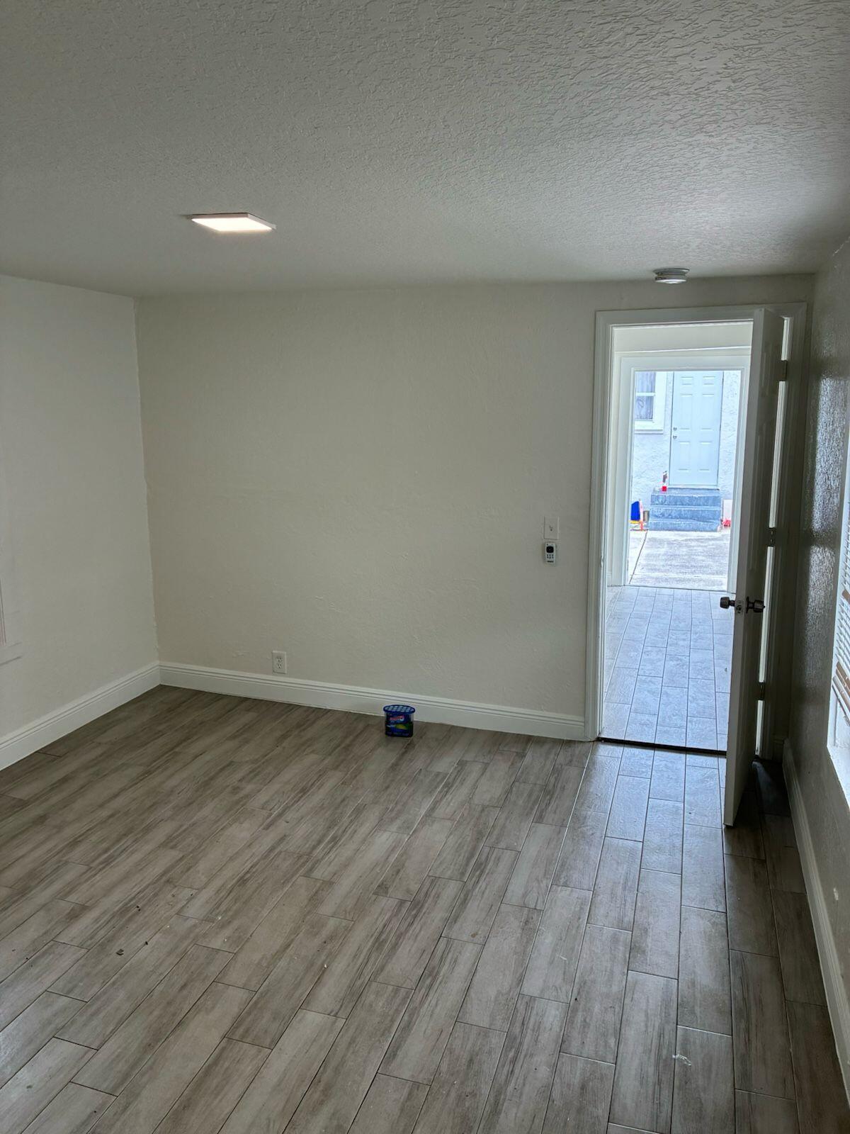 FRESHWATER ADD TO WPB - Residential Lease