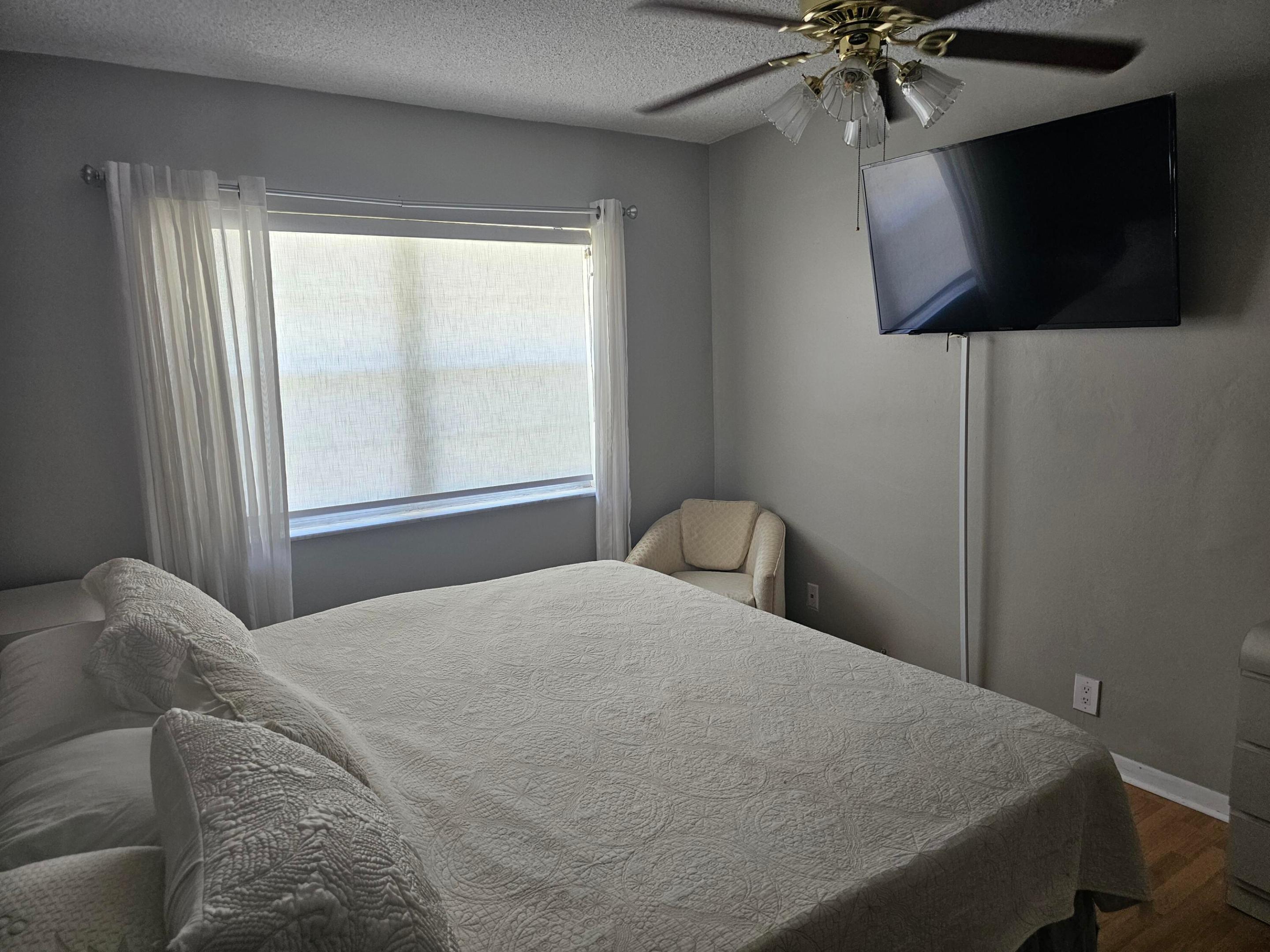 FAIRVIEW I CONDO - Residential Lease