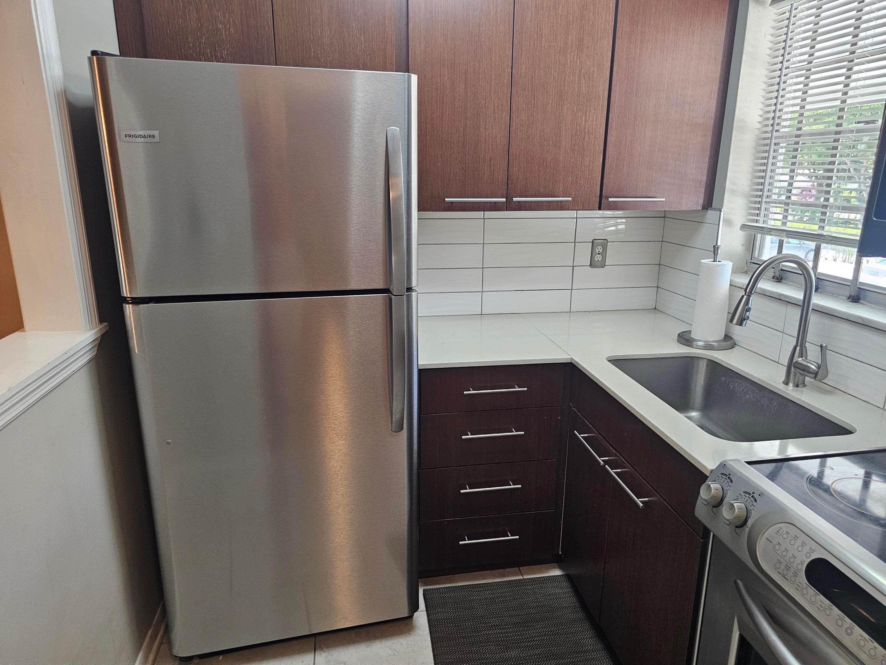 FAIRVIEW I CONDO - Residential Lease