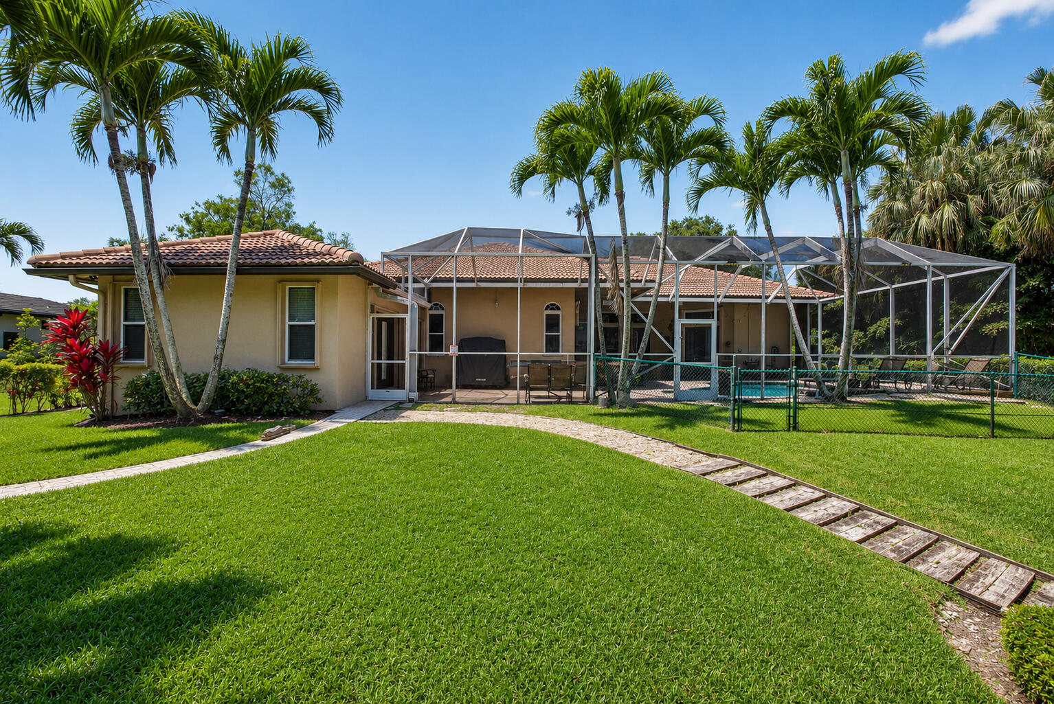 PINE TREE ESTATES - Residential