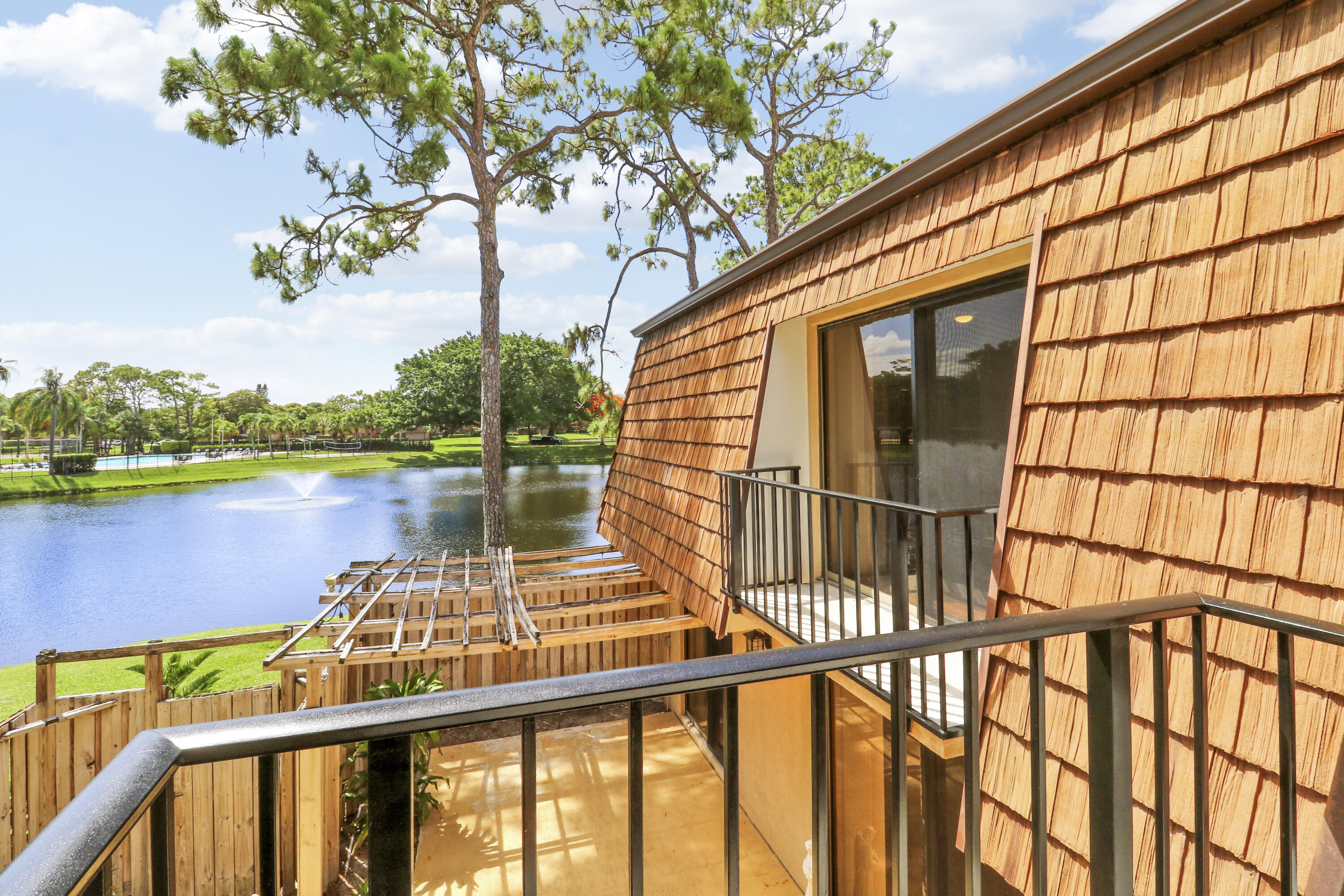 SHERWOOD LAKES - Residential