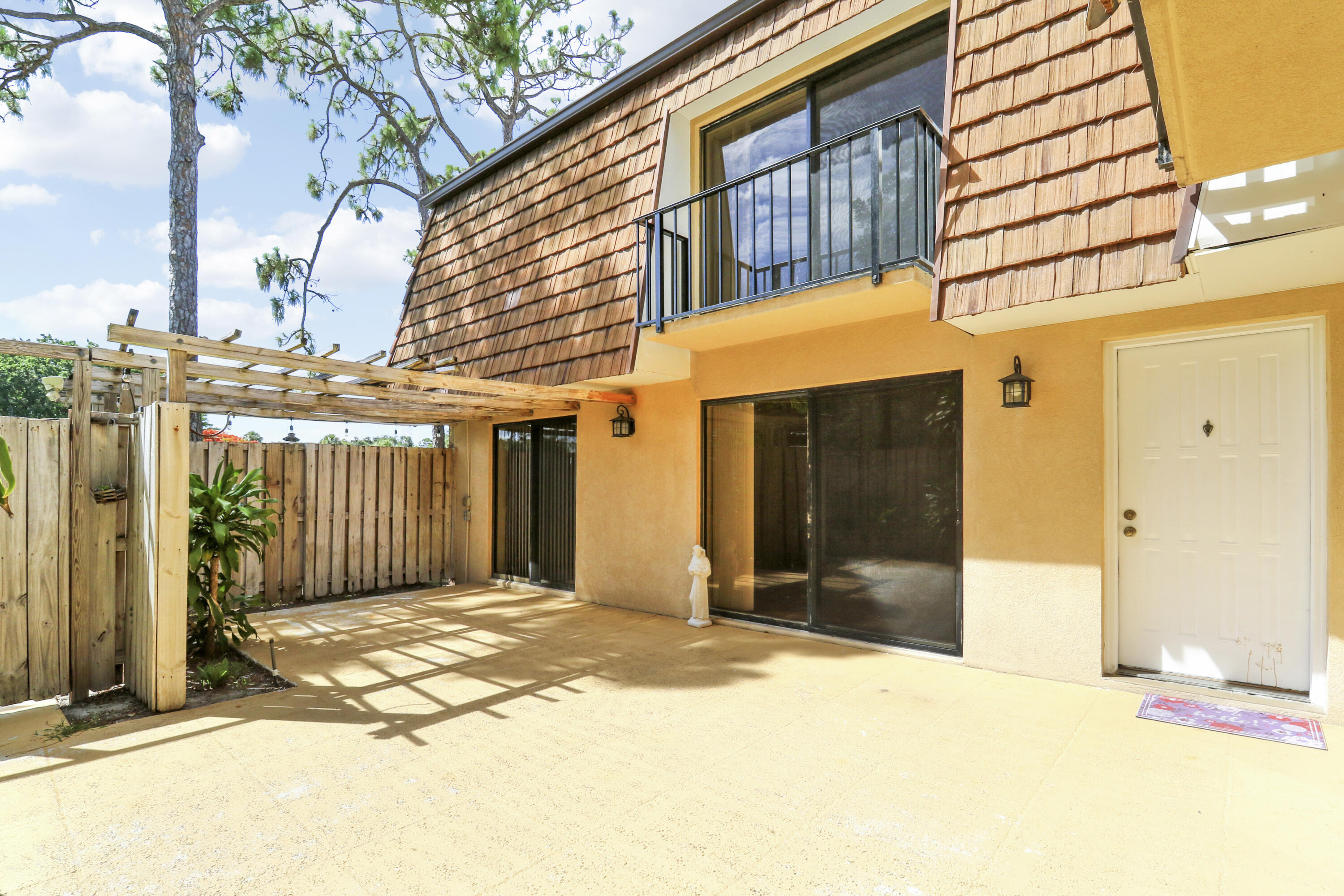 SHERWOOD LAKES - Residential