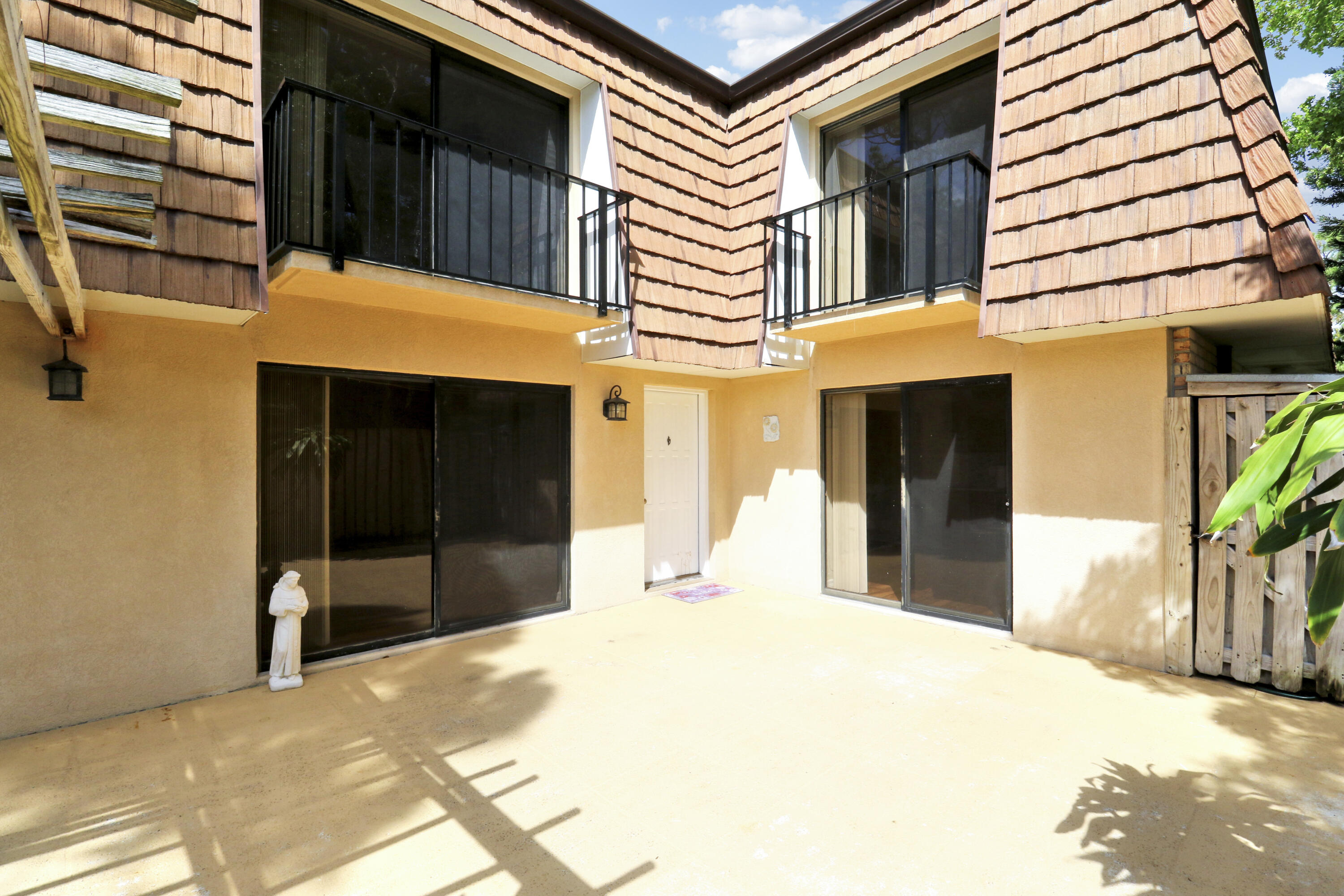 SHERWOOD LAKES - Residential