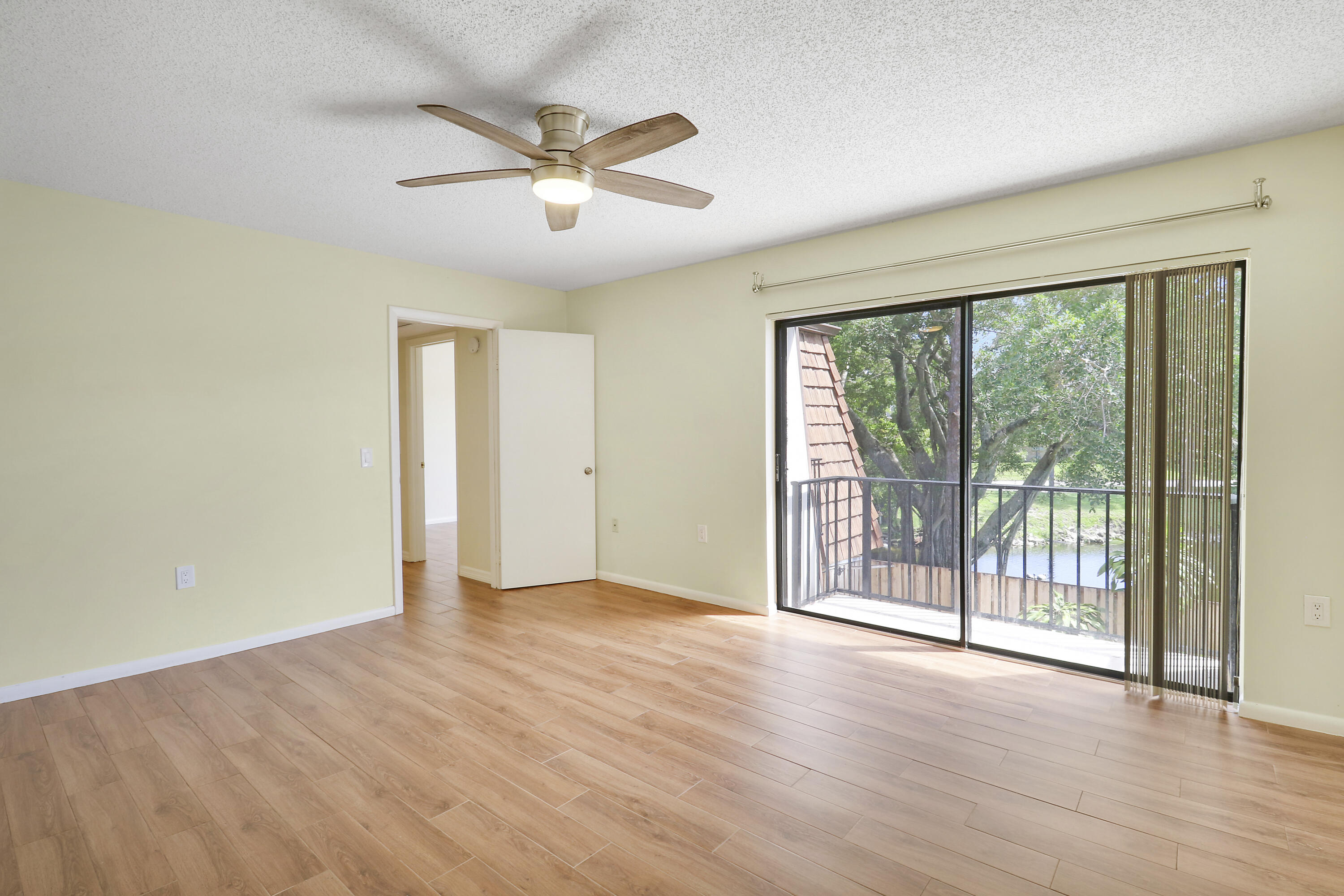 SHERWOOD LAKES - Residential