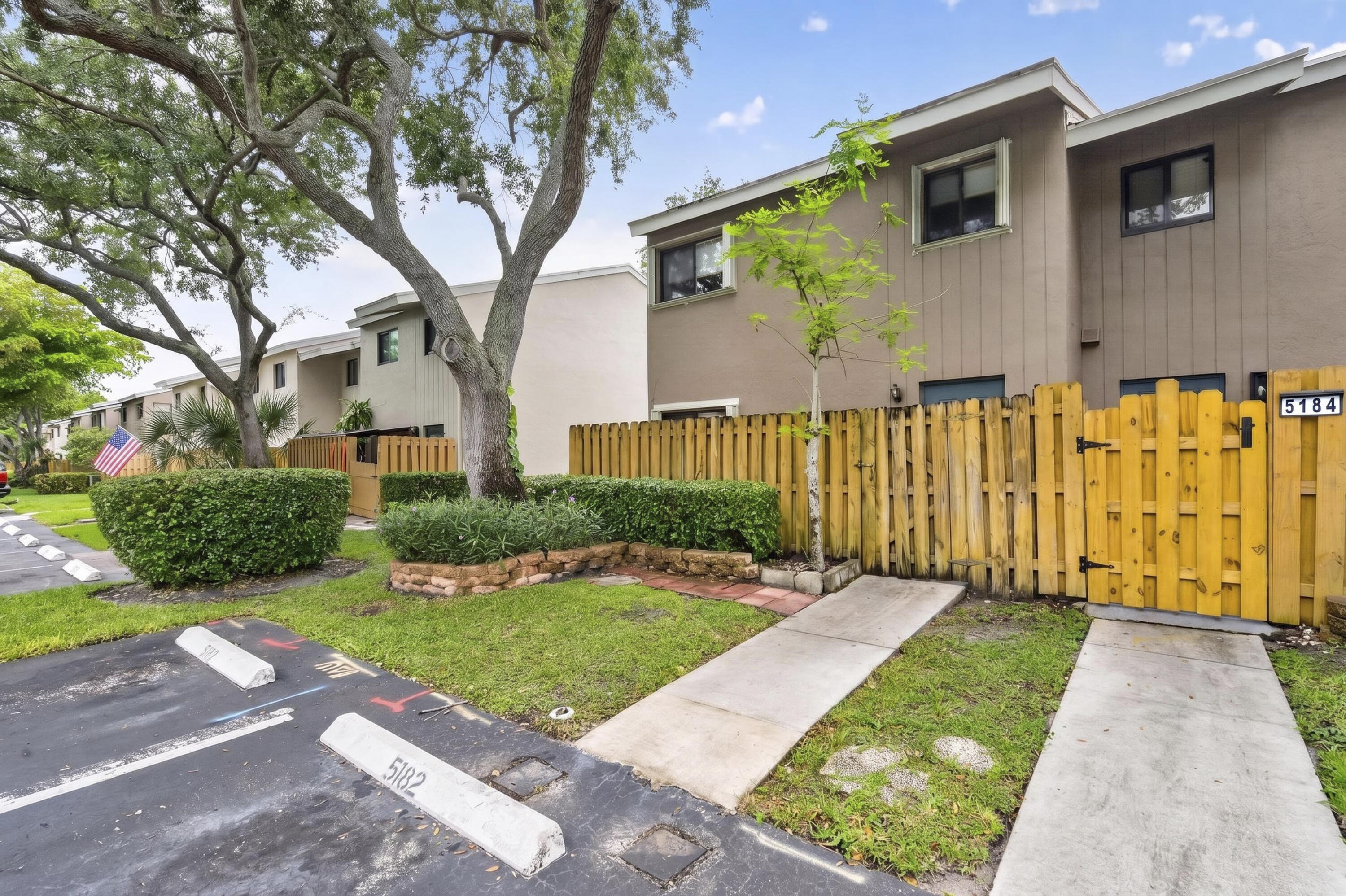 SADDLE-UP PLAT - Residential
