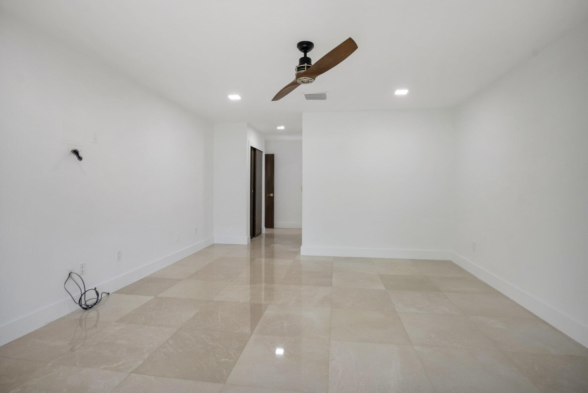 HORIZONS OF BOCA LAGO CONDO - Residential