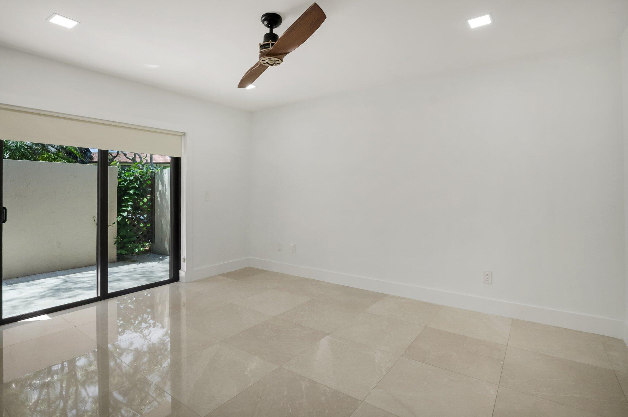 HORIZONS OF BOCA LAGO CONDO - Residential