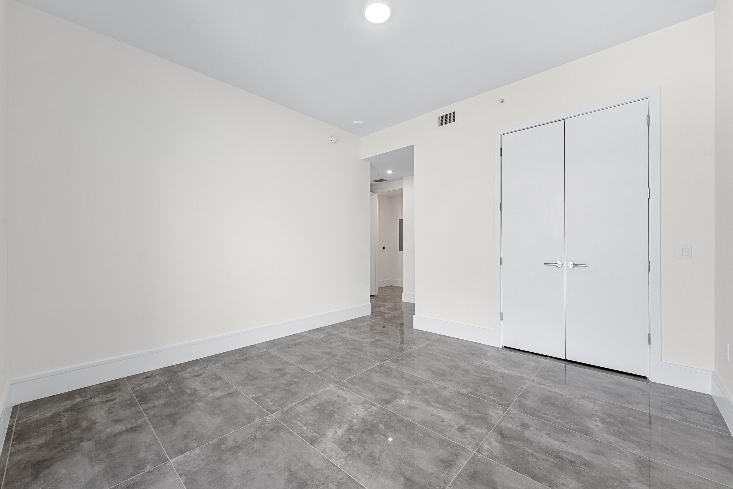 NAUTILUS 220 CONDO - Residential