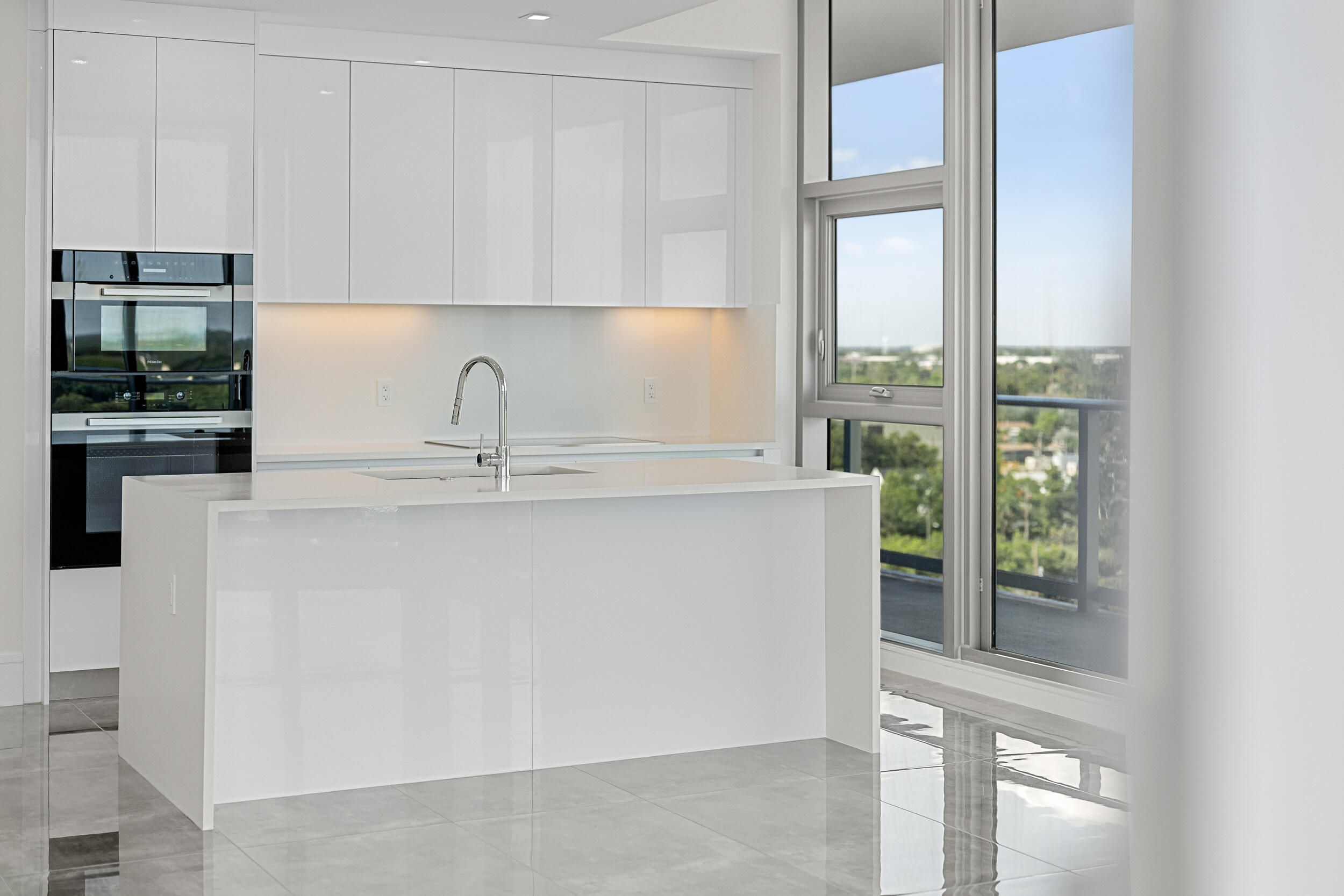 NAUTILUS 220 CONDO - Residential
