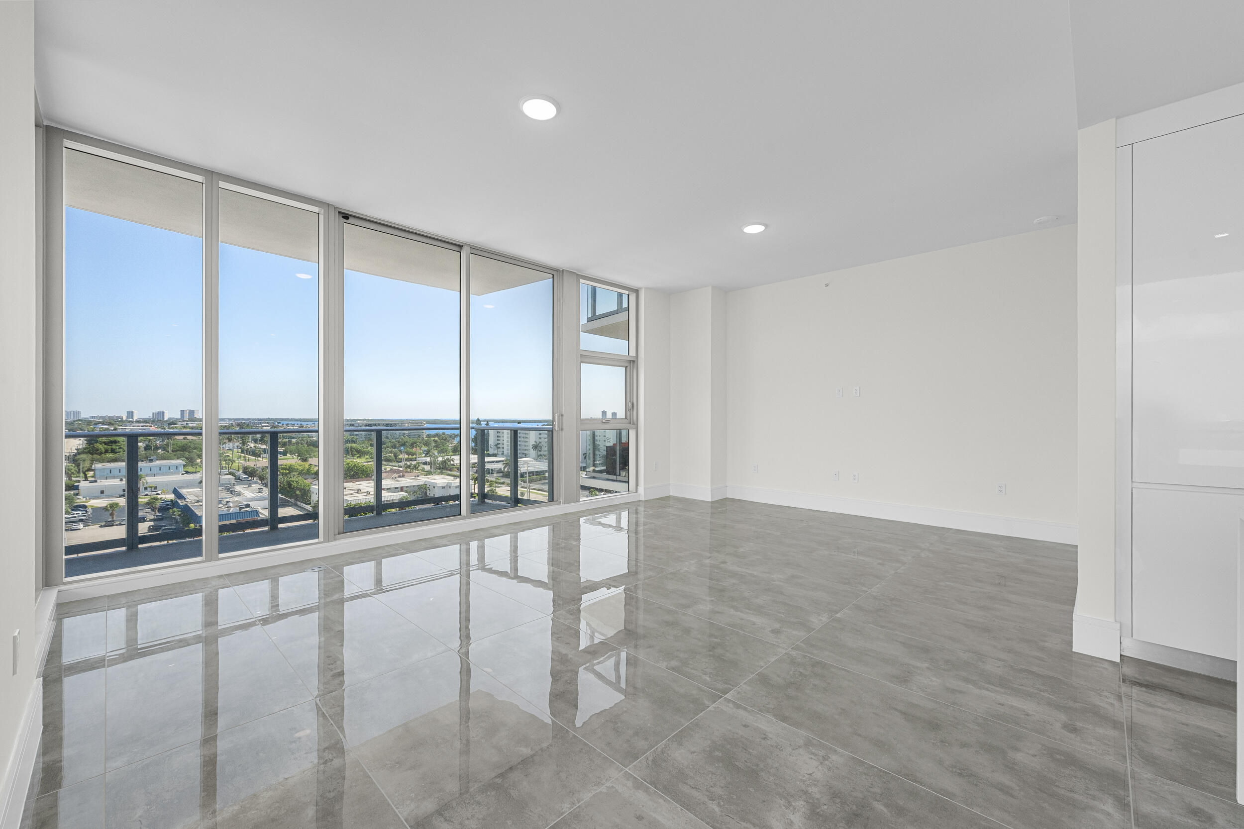 NAUTILUS 220 CONDO - Residential