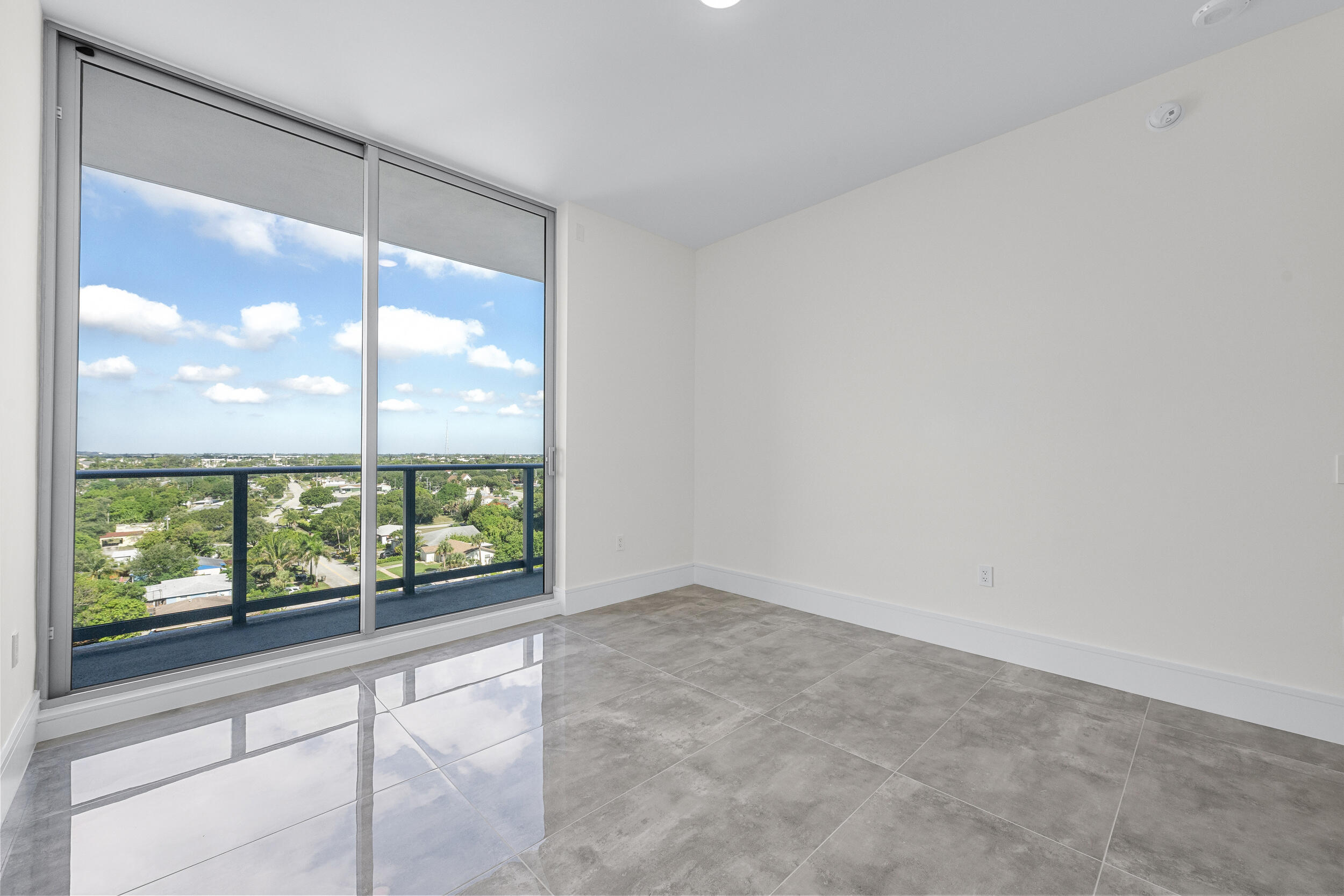 NAUTILUS 220 CONDO - Residential