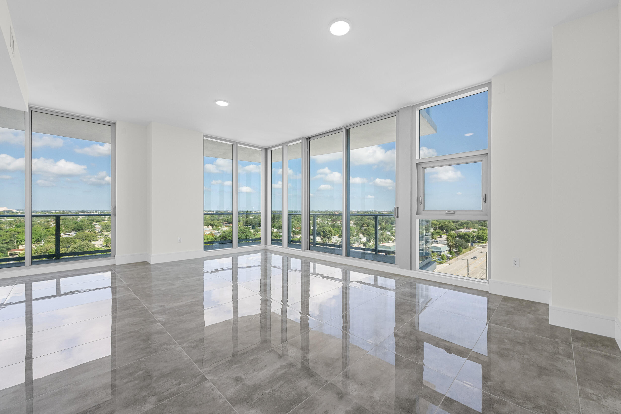 NAUTILUS 220 CONDO - Residential
