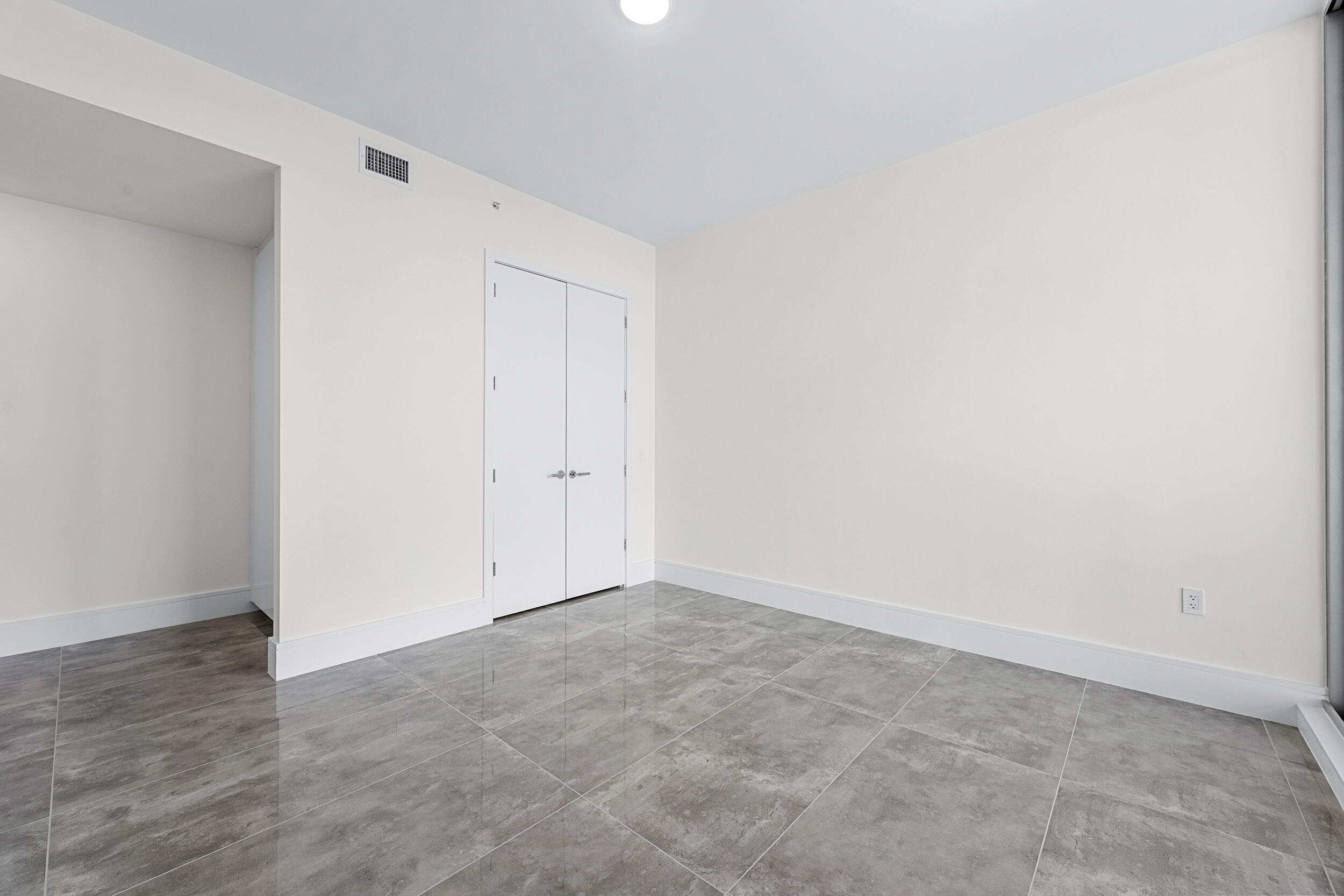 NAUTILUS 220 CONDO - Residential