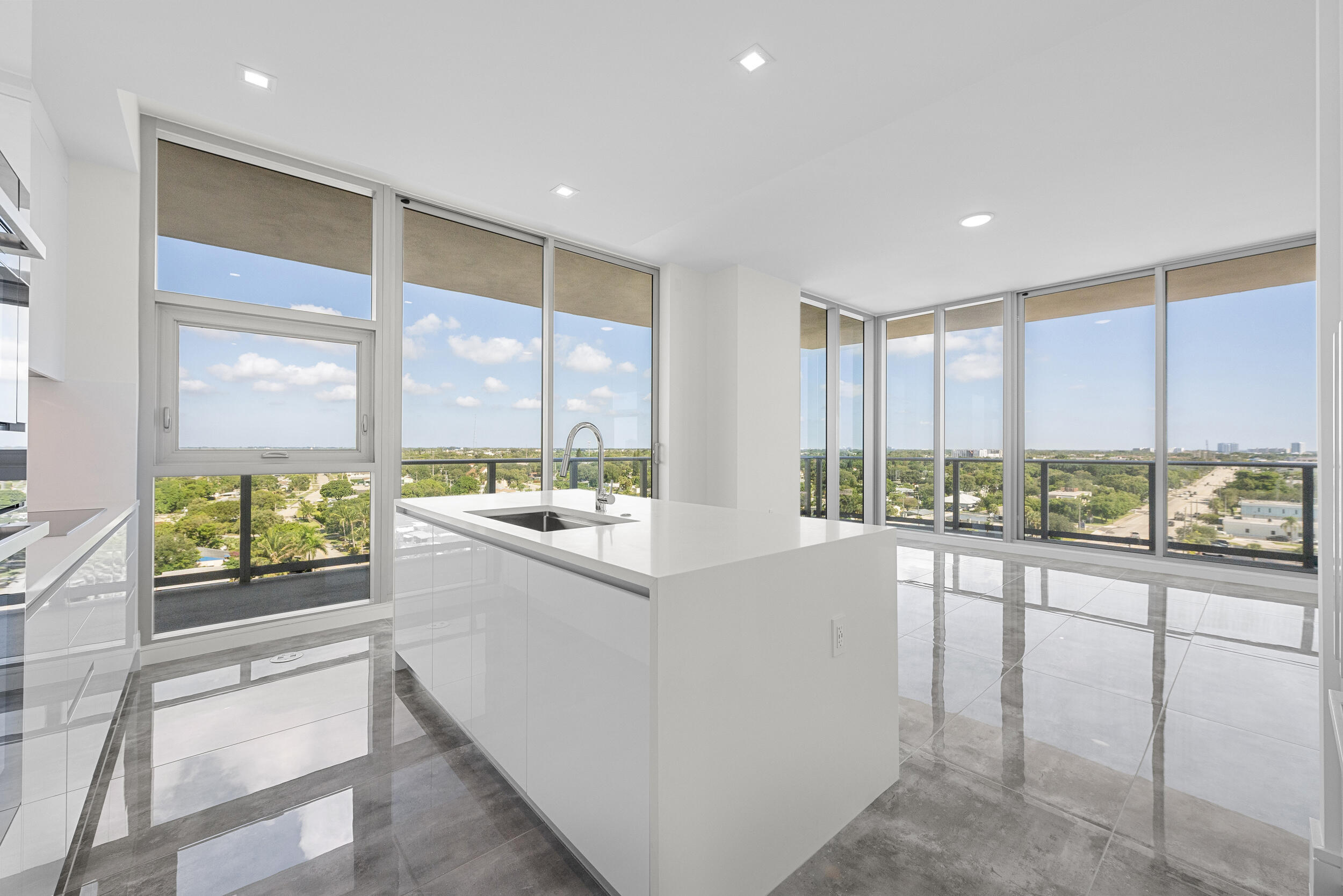 NAUTILUS 220 CONDO - Residential