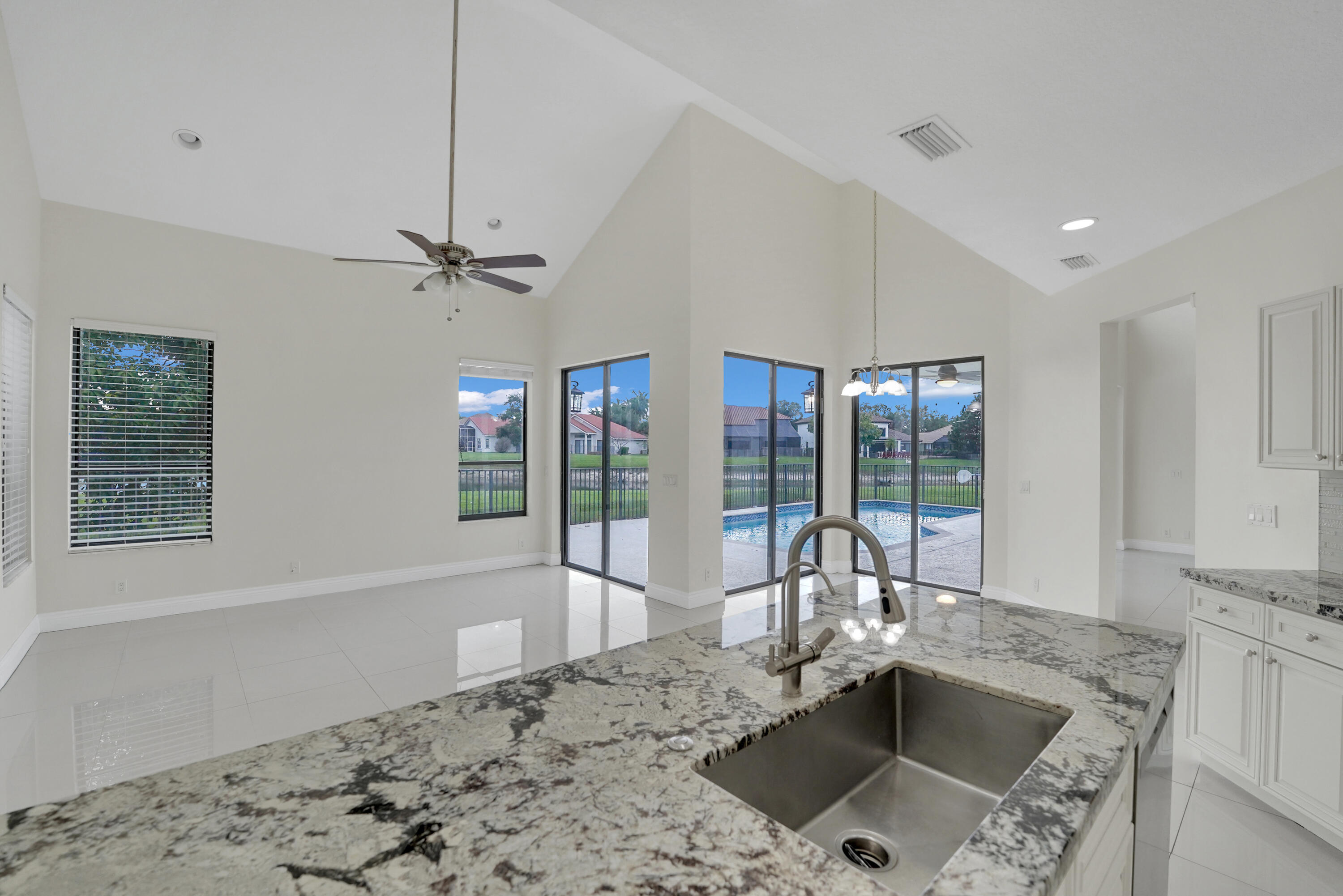 LEXINGTON HOMES ESTATES - Residential