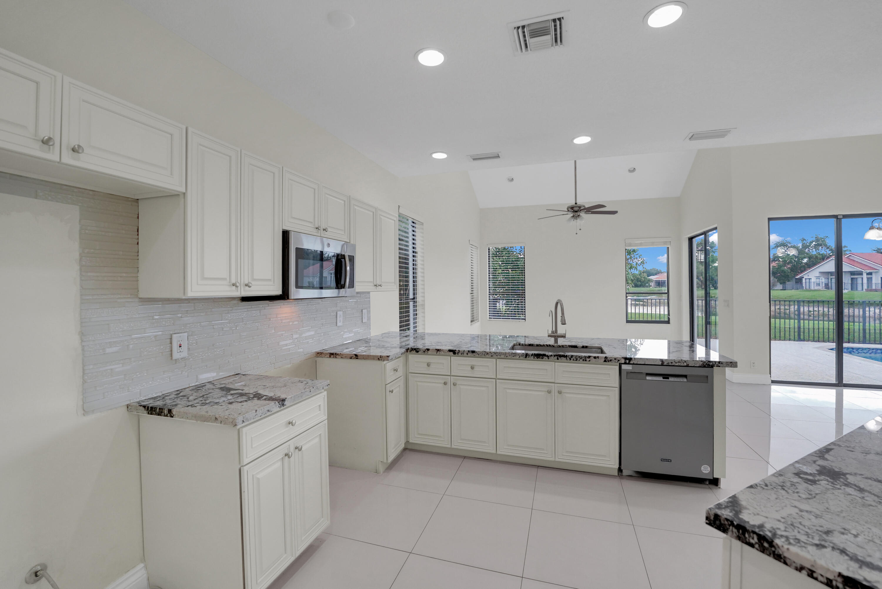 LEXINGTON HOMES ESTATES - Residential