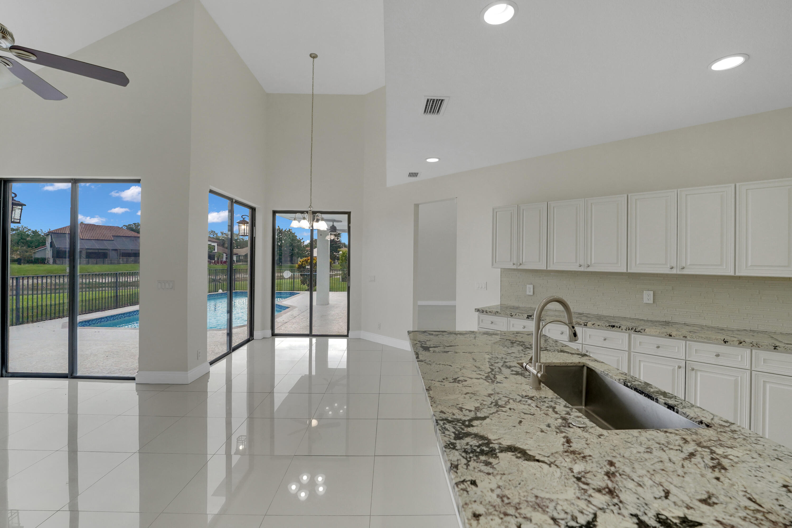 LEXINGTON HOMES ESTATES - Residential