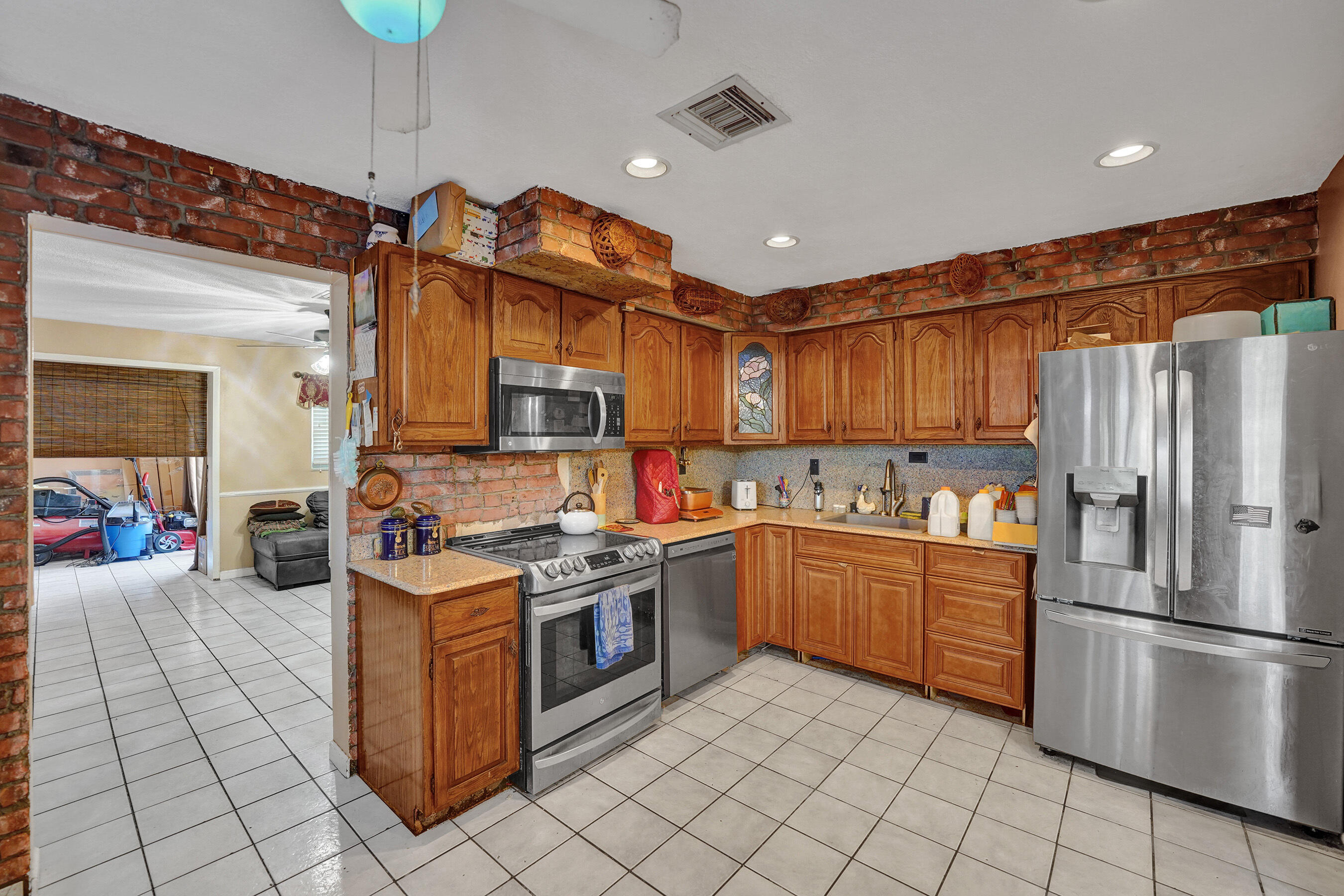 AVON HEIGHTS - Residential