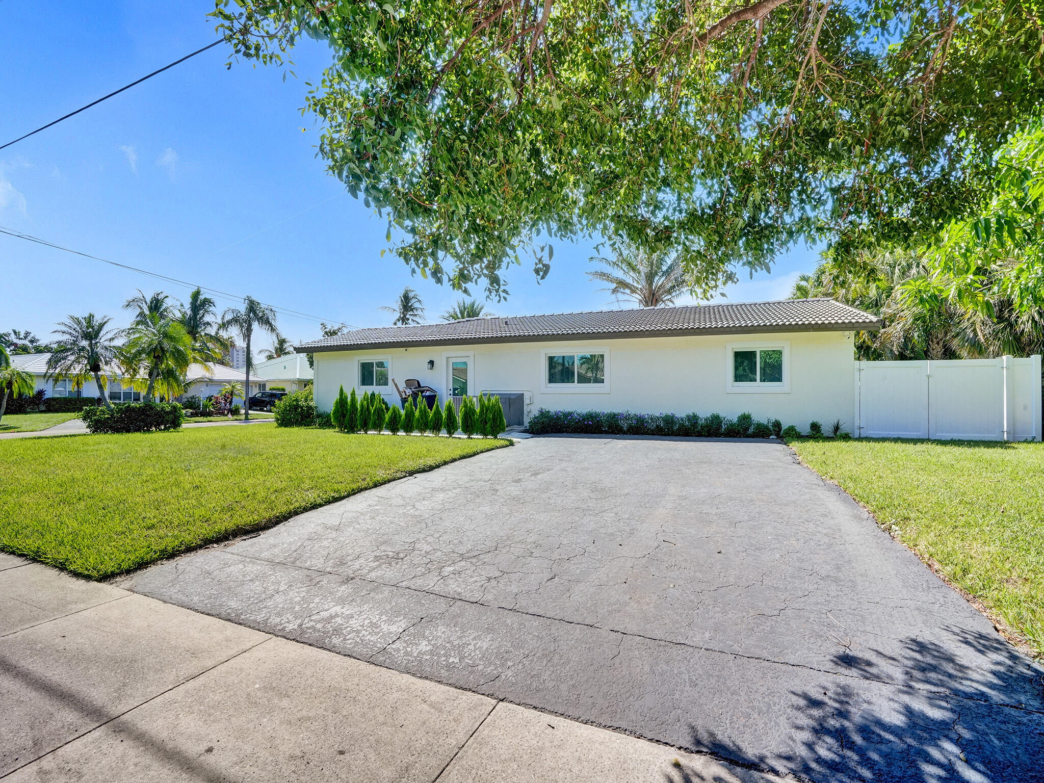 VENETIAN ISLES 1ST SEC - Residential