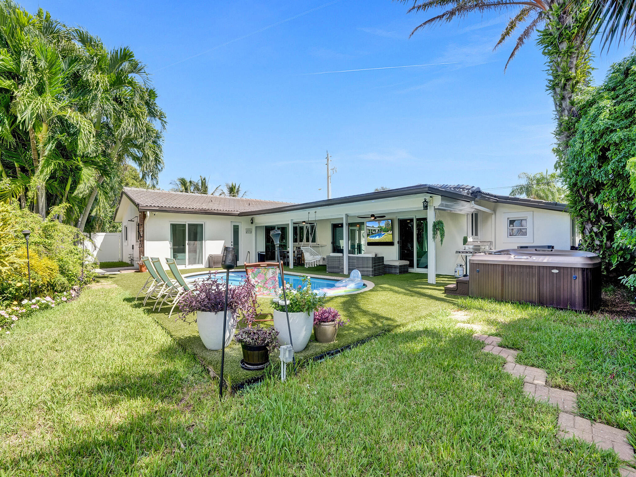 VENETIAN ISLES 1ST SEC - Residential