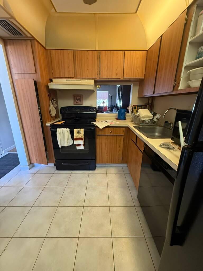 HOLIDAY SPRINGS VILLAGE 1 CONDO - Residential