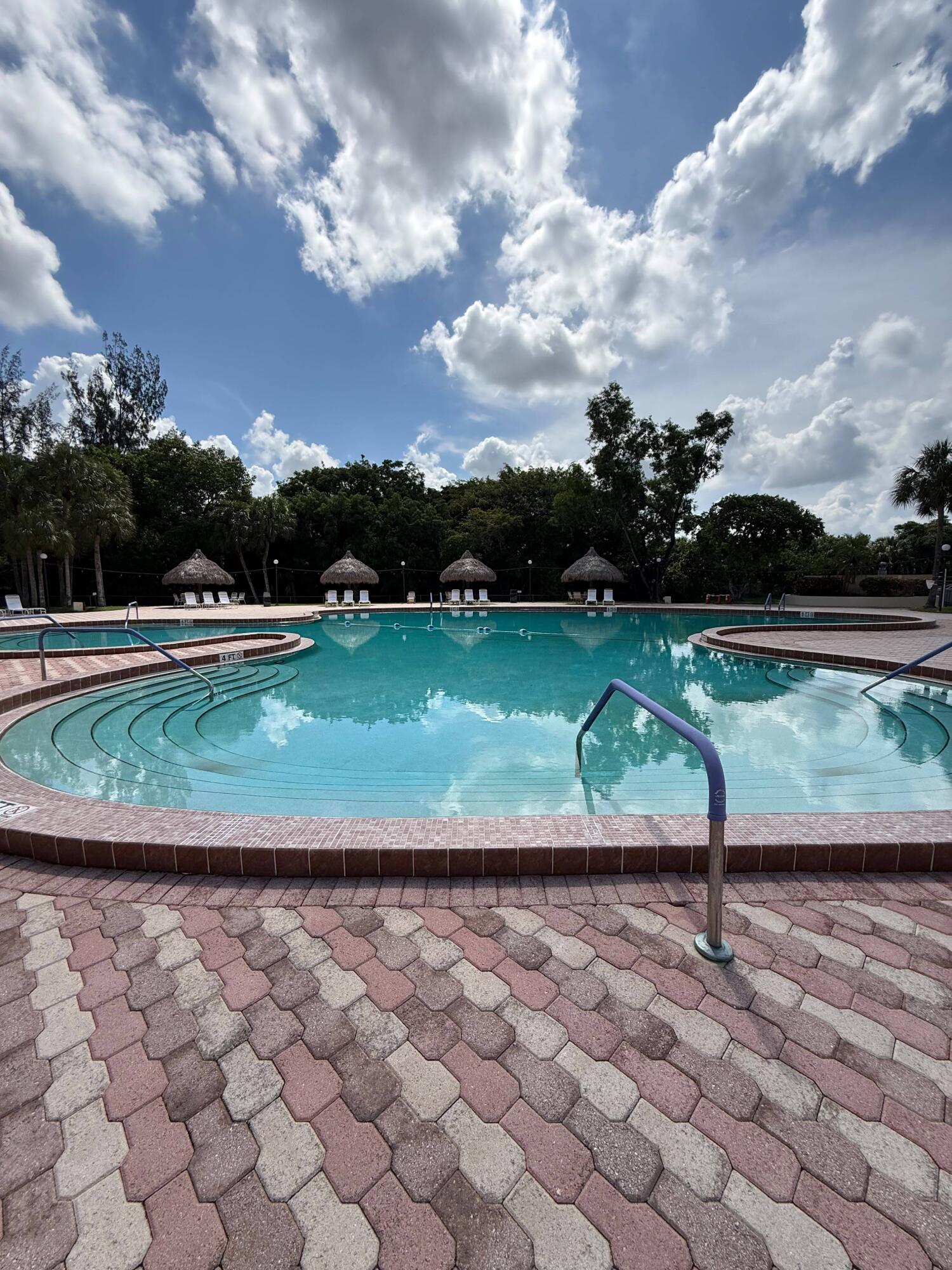 HOLIDAY SPRINGS VILLAGE 1 CONDO - Residential