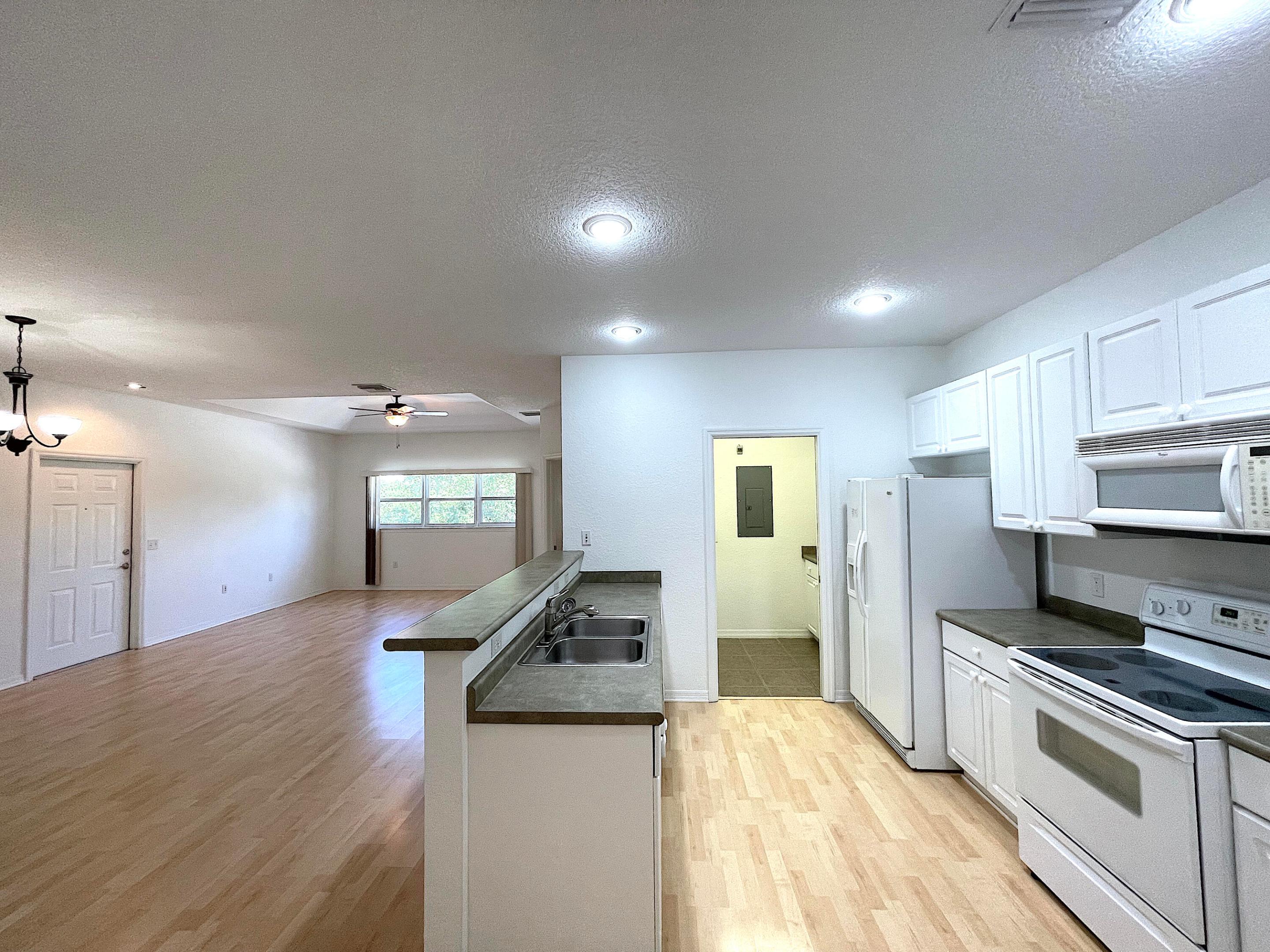 THE LAKES AT THE SAVANNAHS CONDOMINIUM - Residential