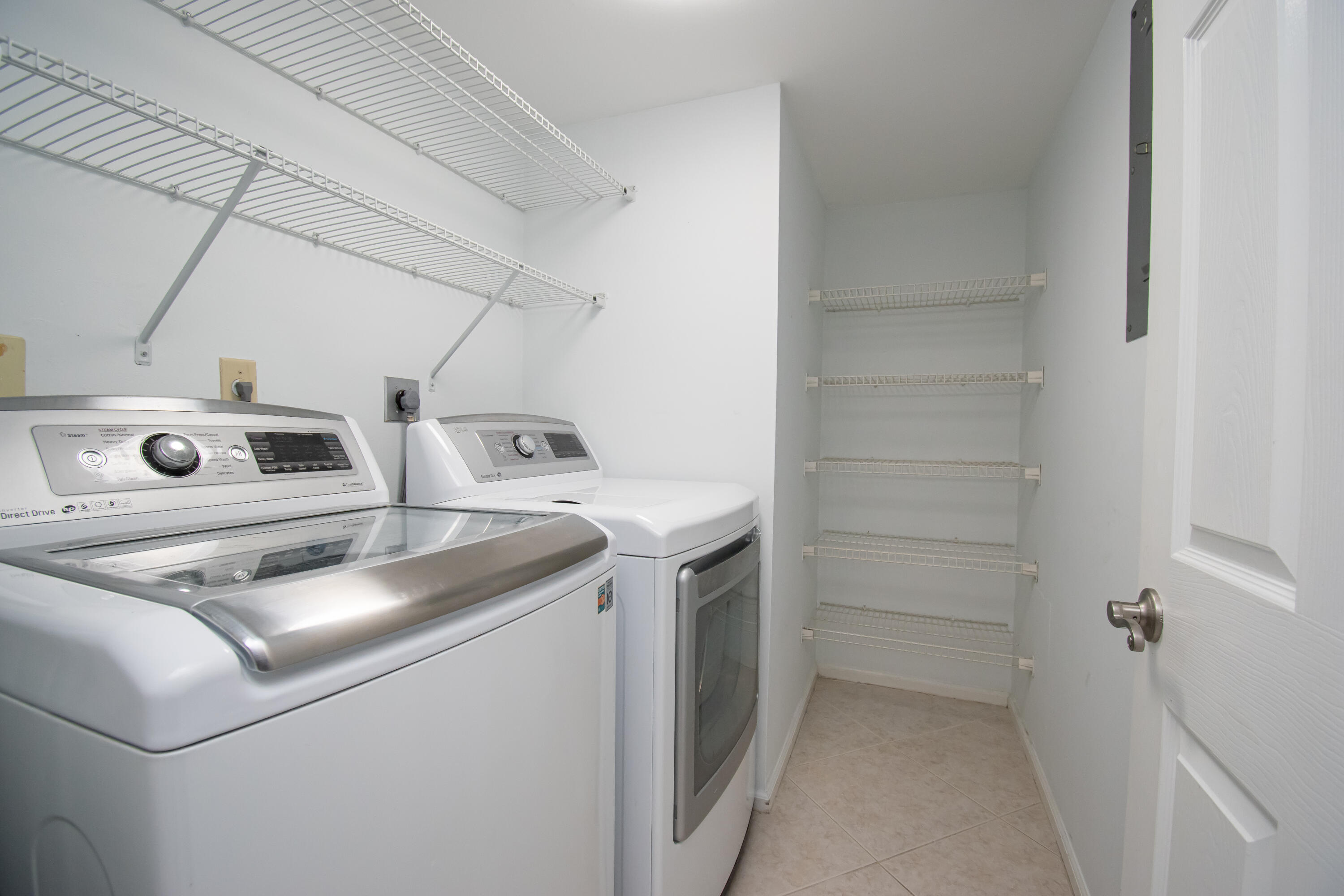 LAKESHORE COLONY I CONDO - Residential