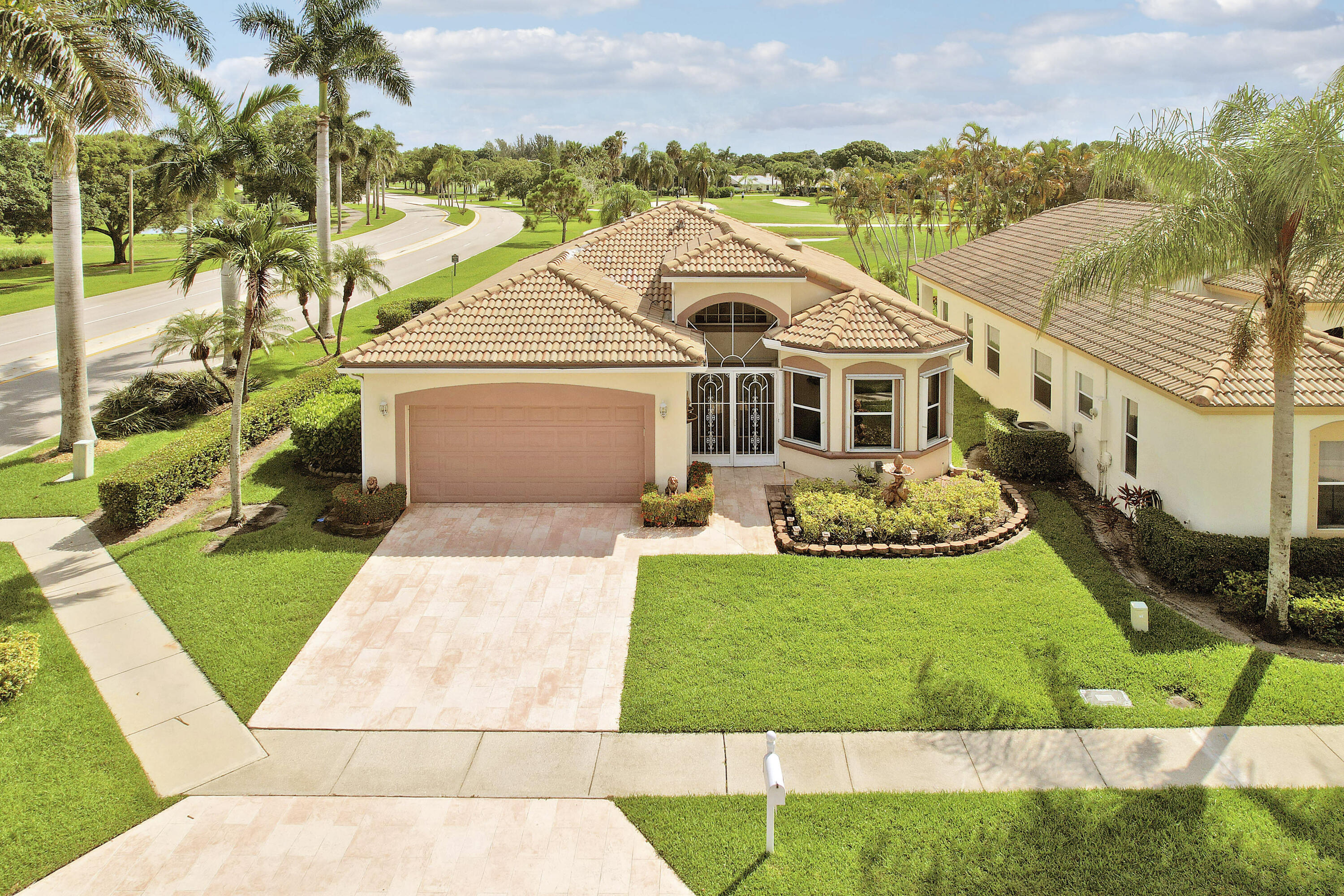 BALMORAL COUNTRY CLUB LACUNA POD B - Residential