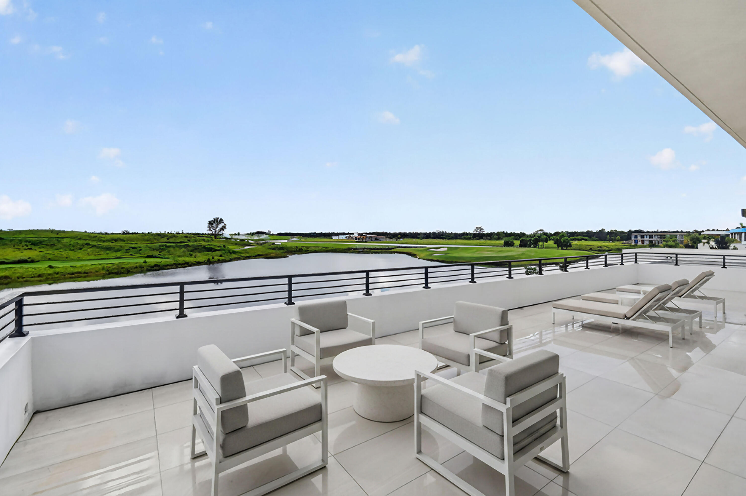 PANTHER NATIONAL AT AVENIR POD - Residential