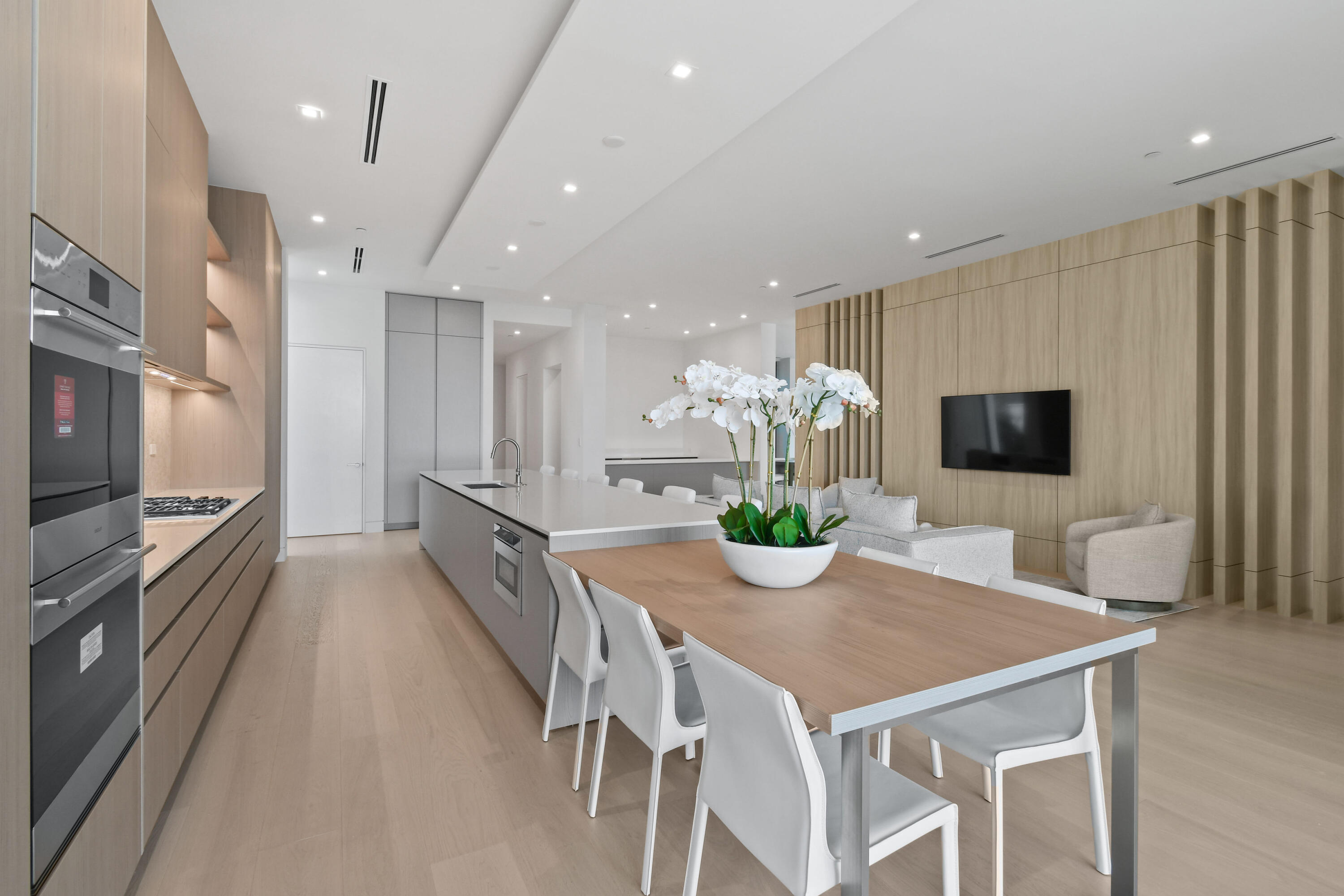 PANTHER NATIONAL AT AVENIR POD - Residential