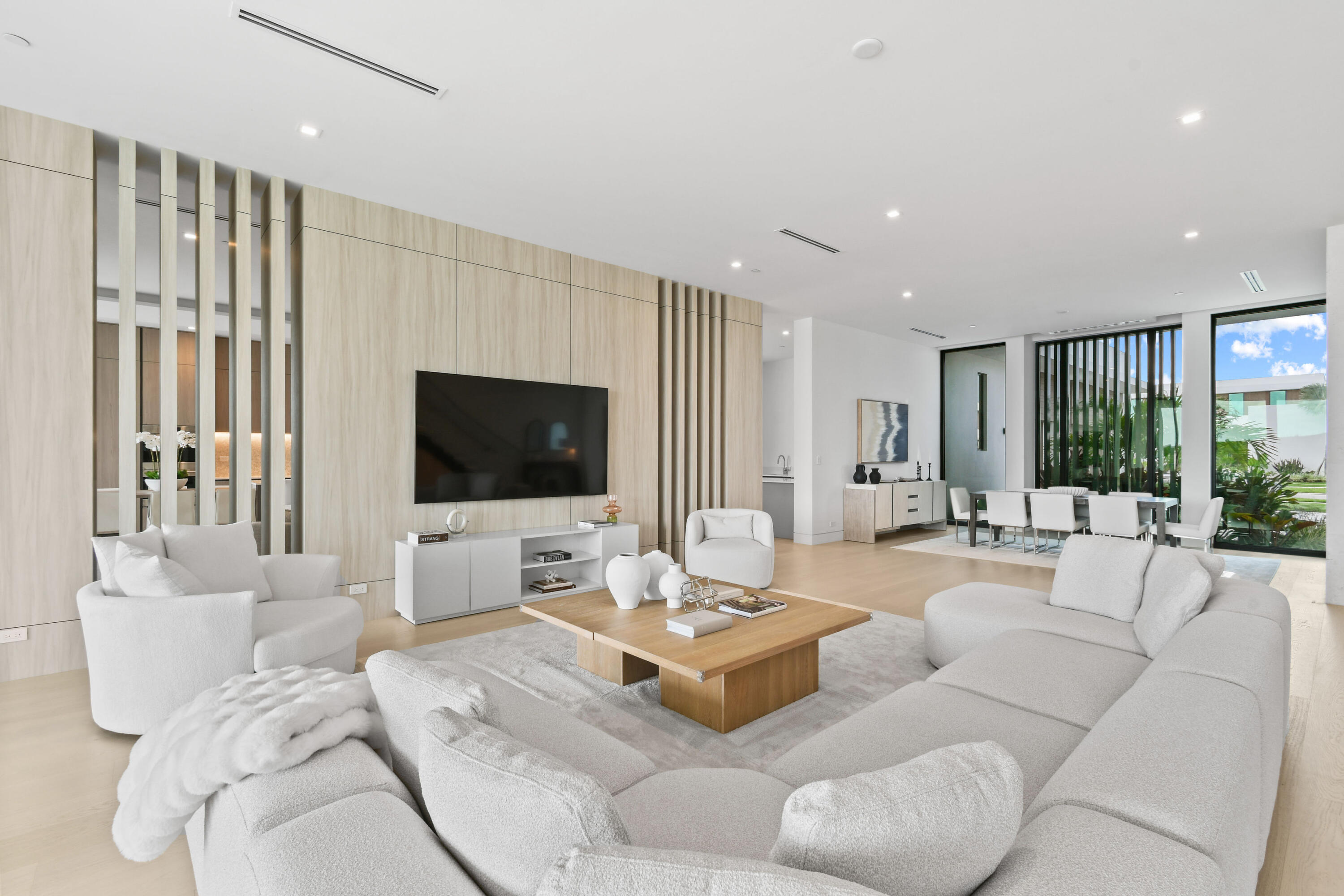 PANTHER NATIONAL AT AVENIR POD - Residential
