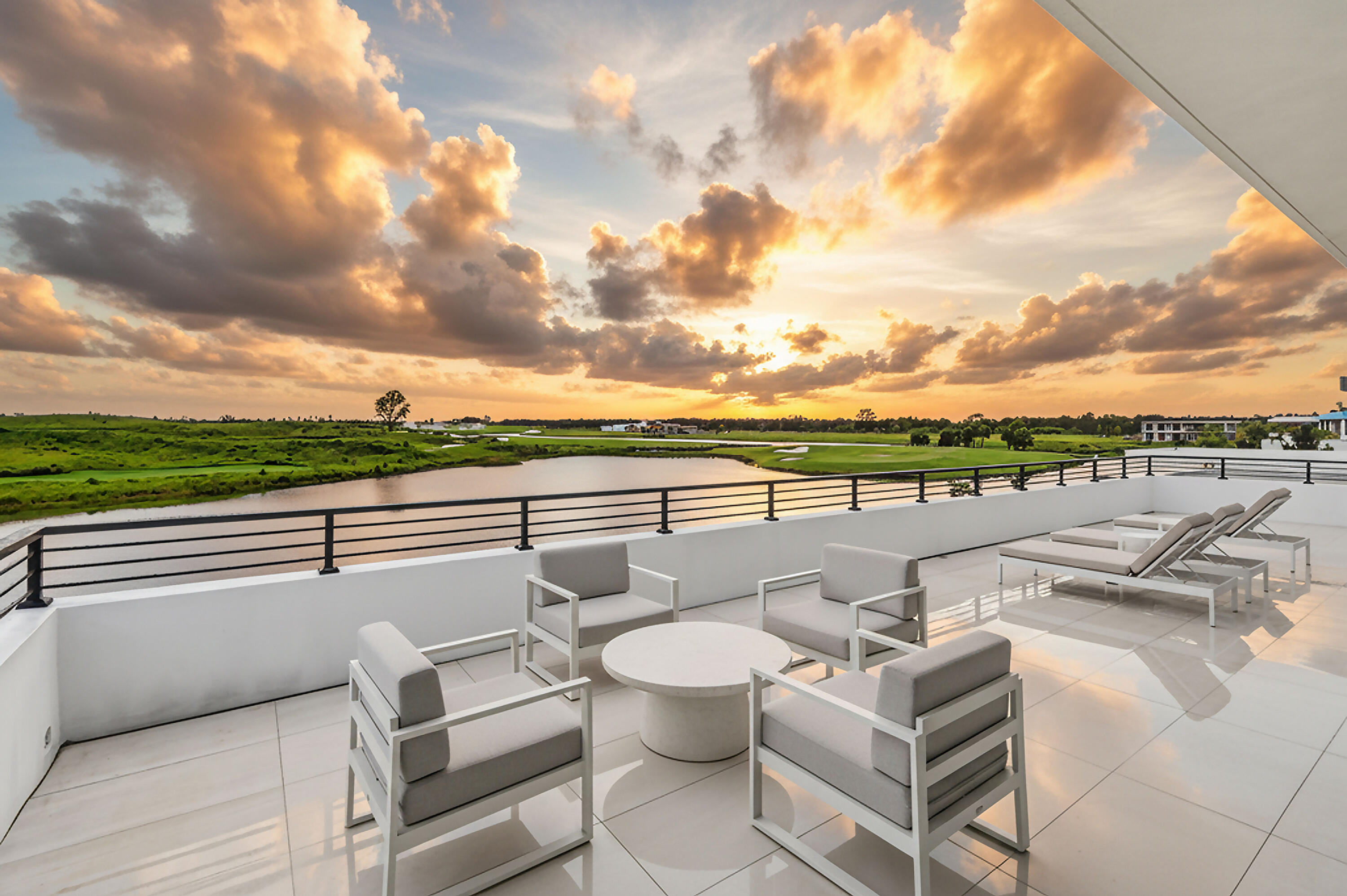 PANTHER NATIONAL AT AVENIR POD - Residential