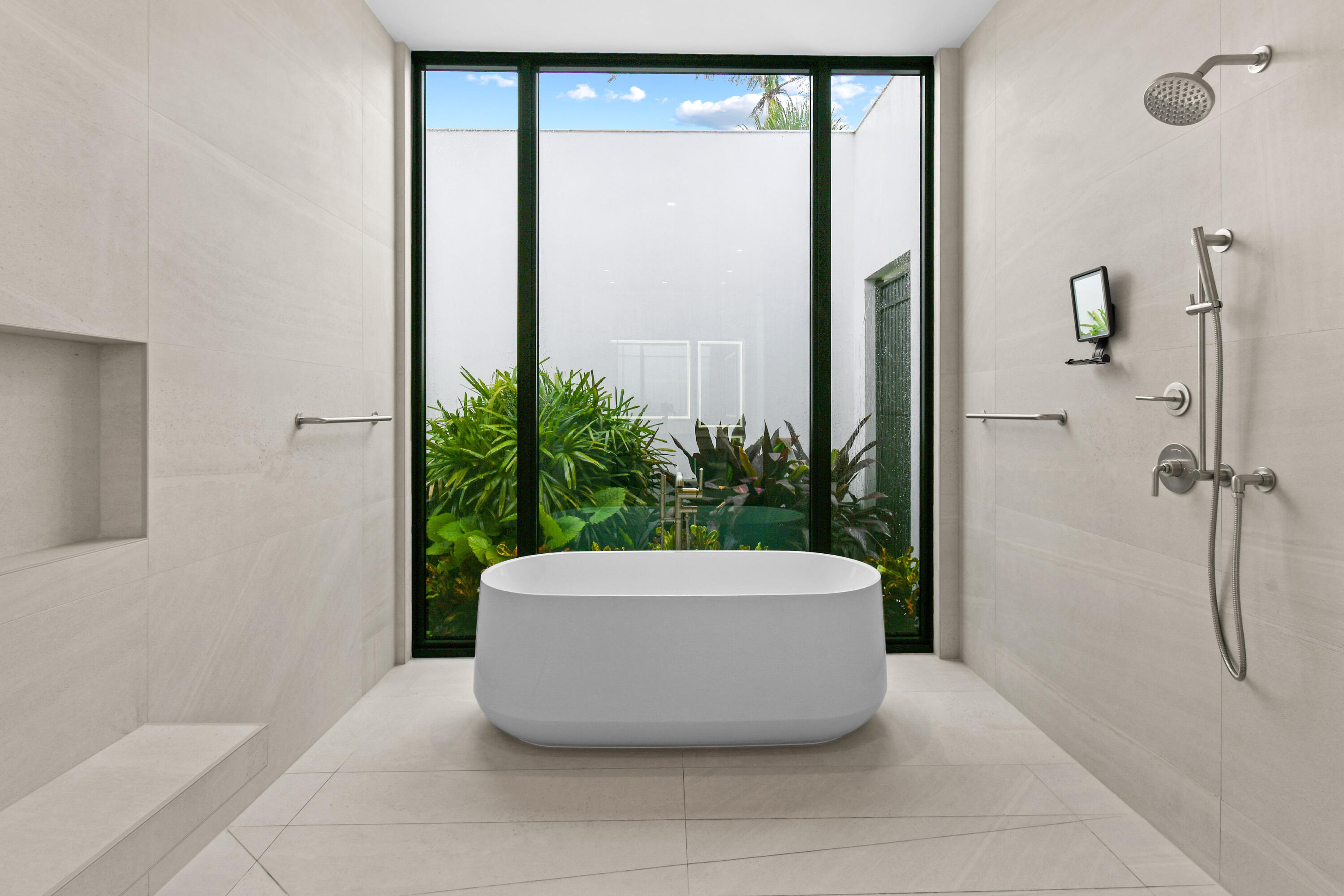 PANTHER NATIONAL AT AVENIR POD - Residential