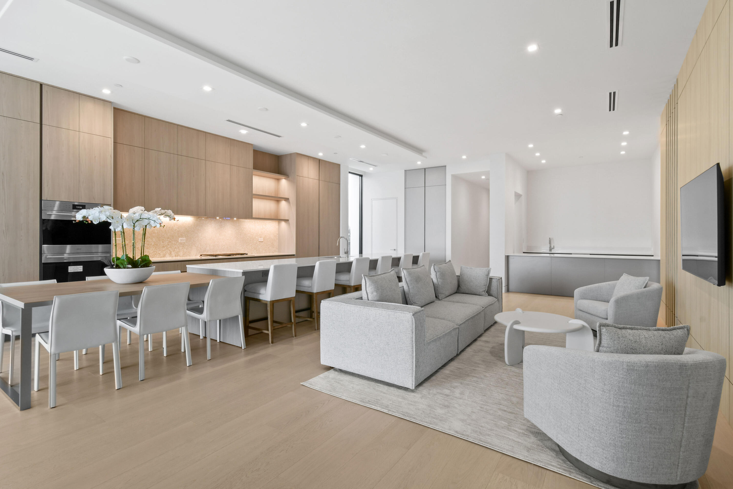 PANTHER NATIONAL AT AVENIR POD - Residential