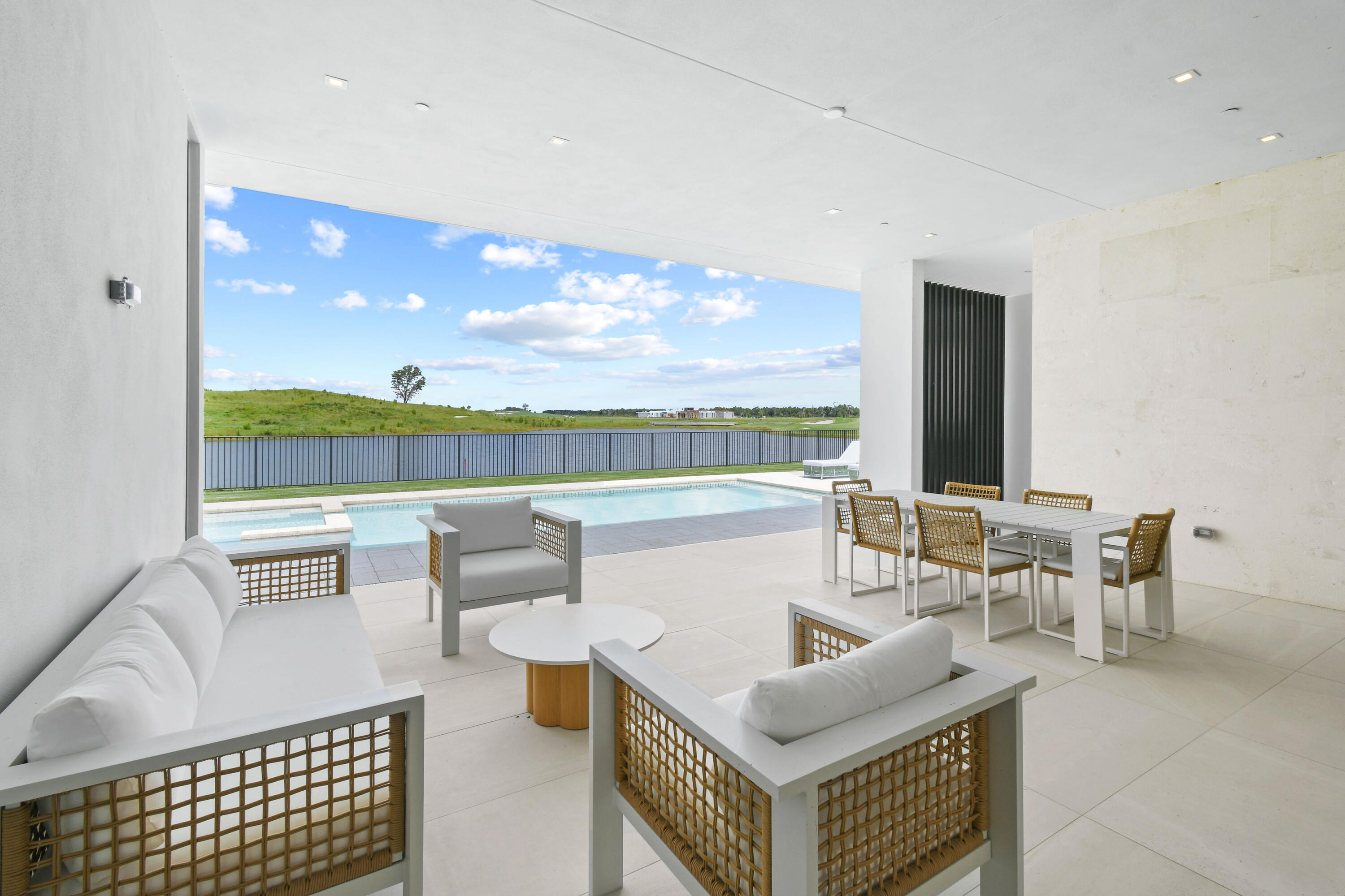 PANTHER NATIONAL AT AVENIR POD - Residential