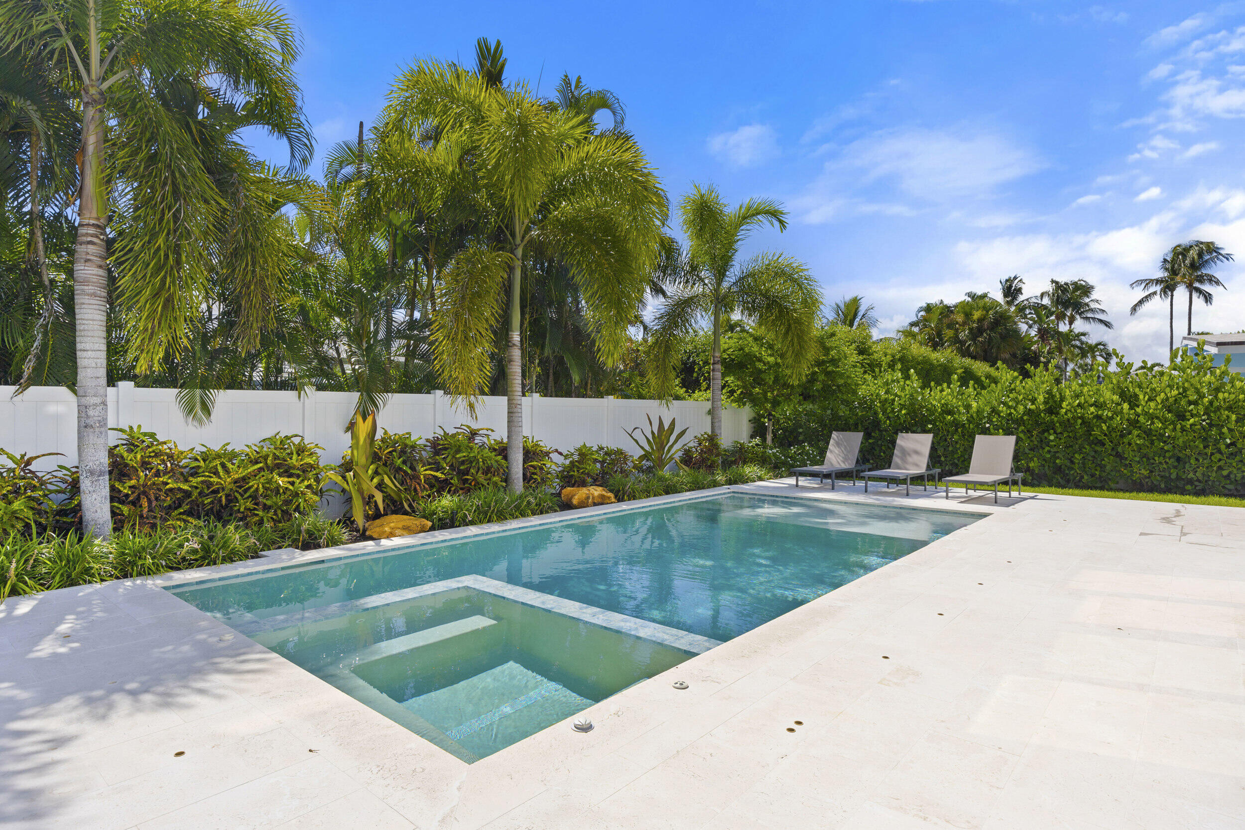 JUPITER INLET BEACH COLONY - Residential