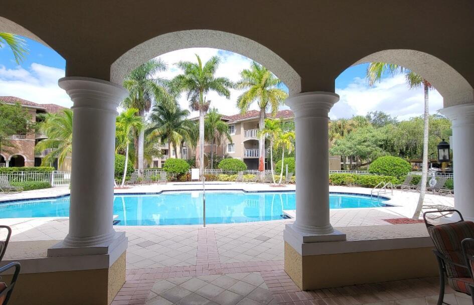 VILLAS AT EMERALD DUNES CONDO - Residential Lease