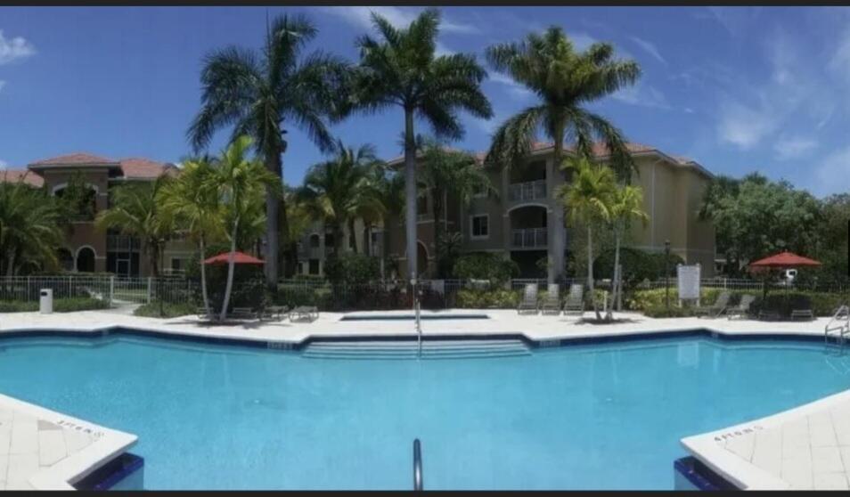 VILLAS AT EMERALD DUNES CONDO - Residential Lease