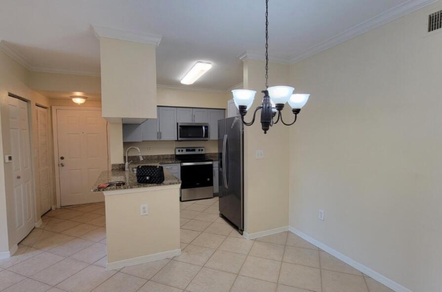 VILLAS AT EMERALD DUNES CONDO - Residential Lease