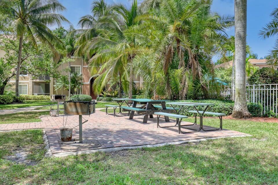 VILLAS AT EMERALD DUNES CONDO - Residential Lease